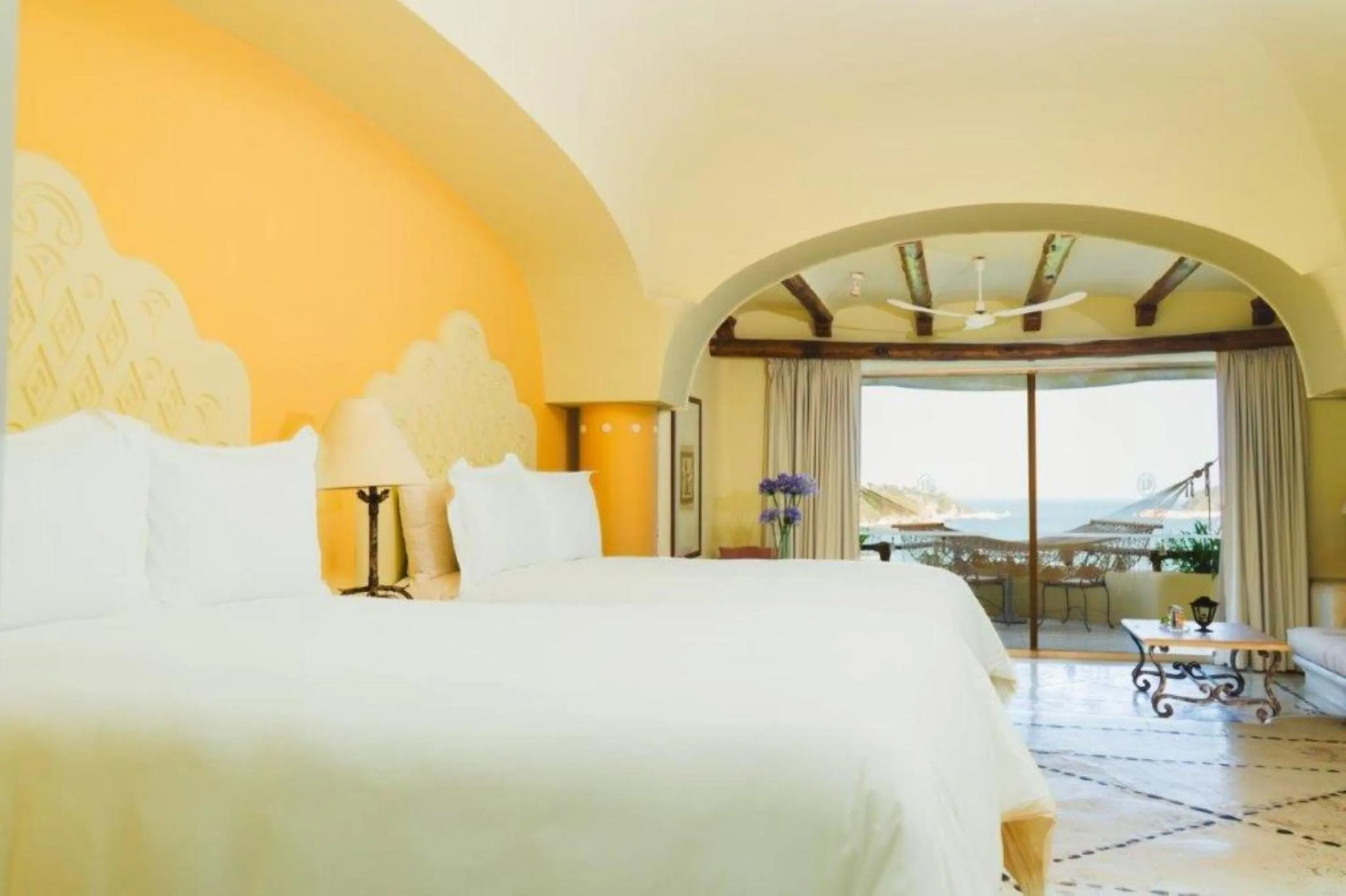 Bedroom, Bed in Quinta Real Huatulco