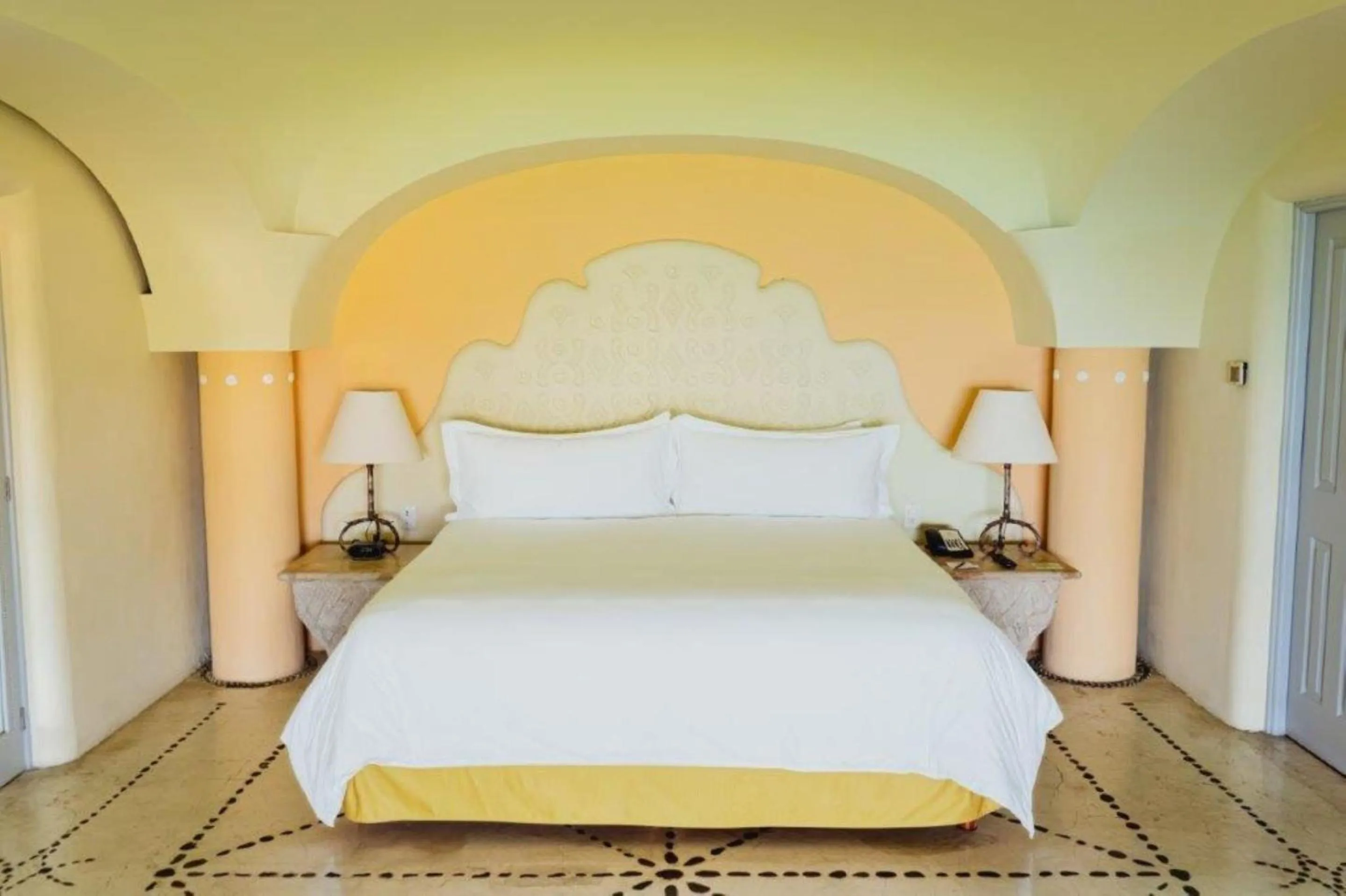 Bedroom, Bed in Quinta Real Huatulco