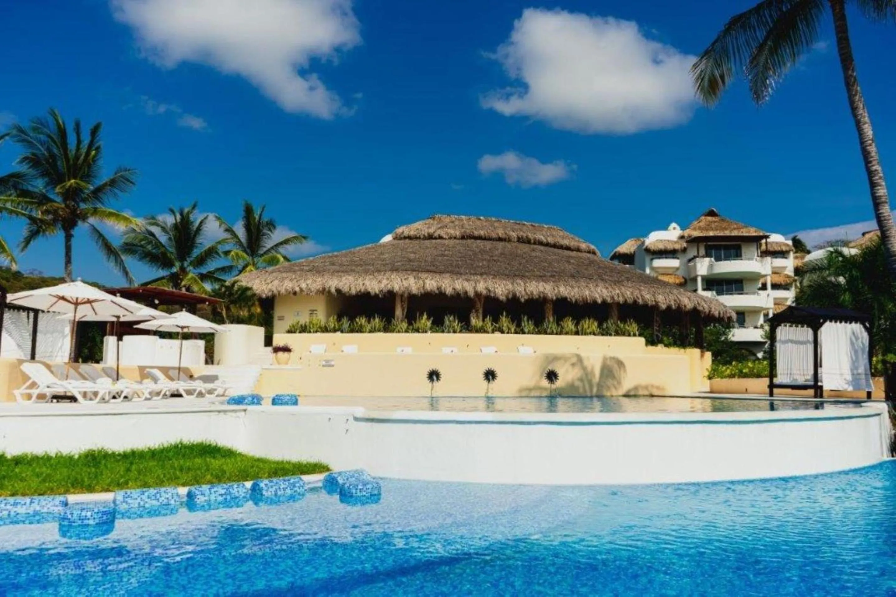 Swimming pool in Quinta Real Huatulco