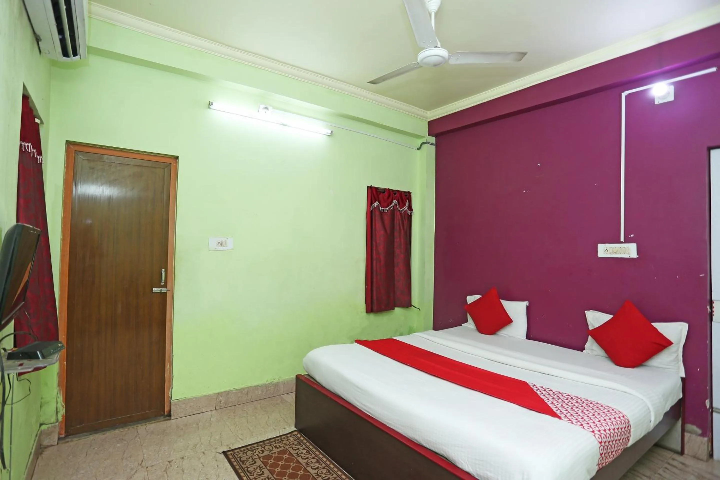 Bedroom, Bed in Hotel O by OYO Ma Guest House