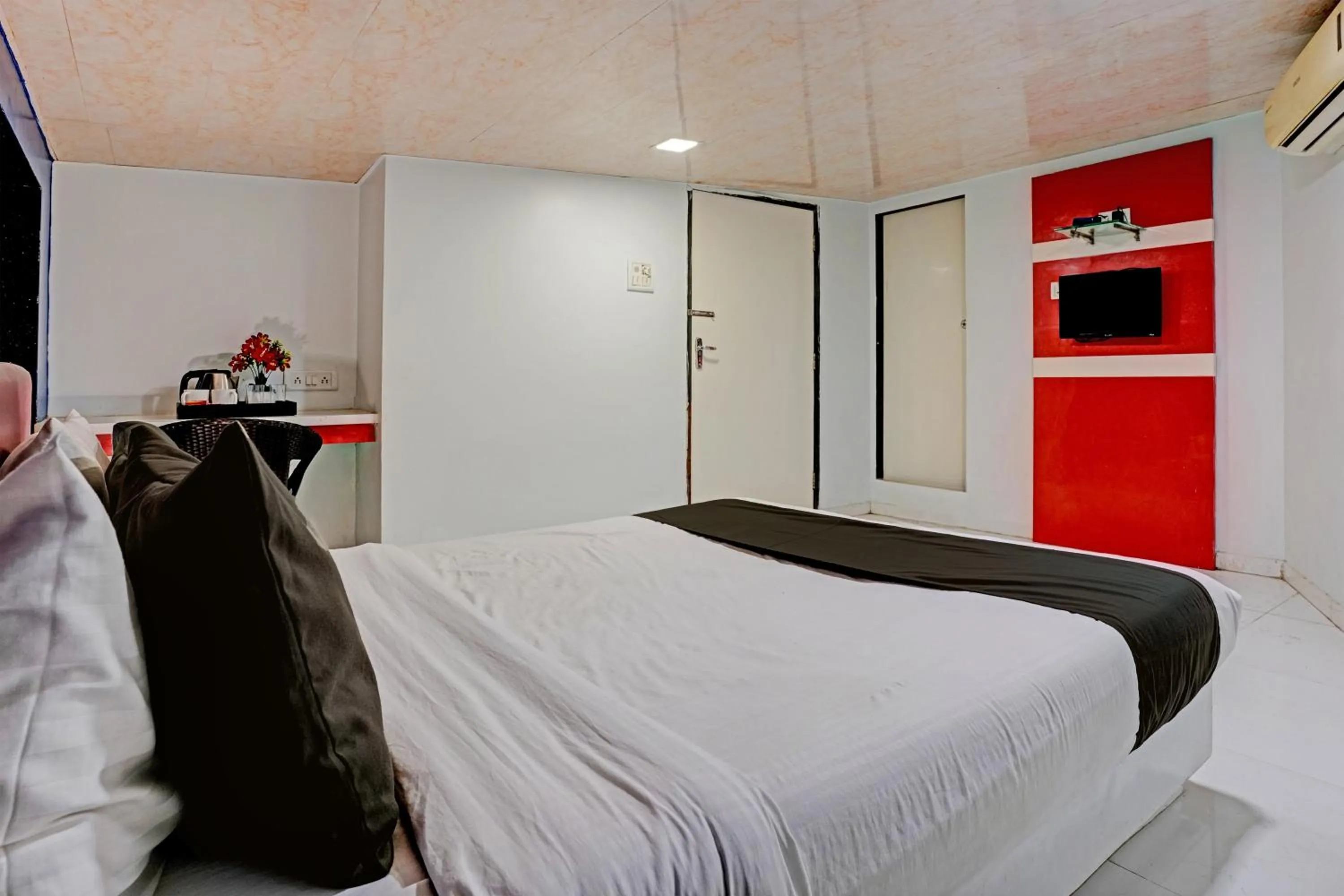 Bedroom, Bed in Hotel O Blue Sea