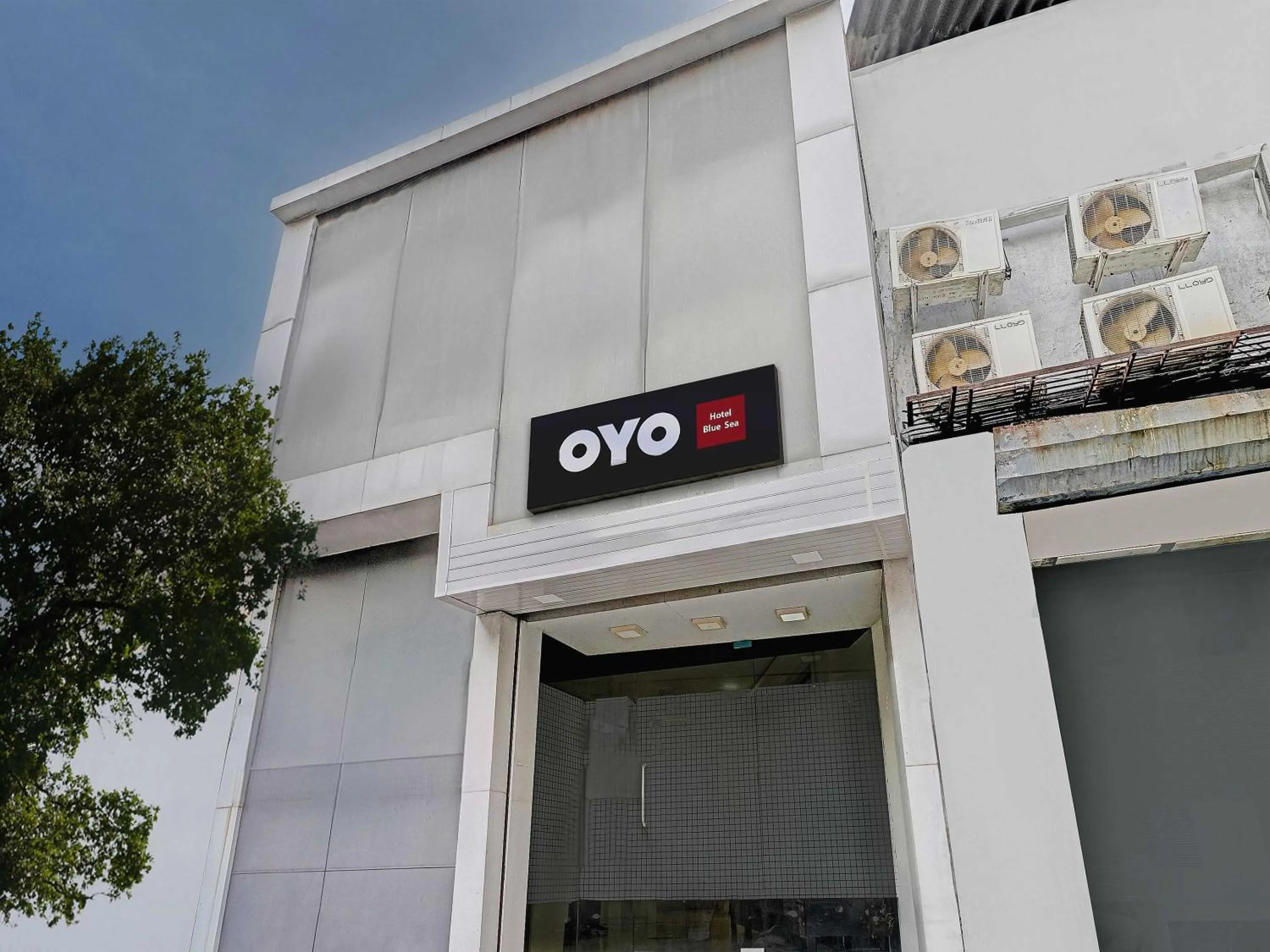 Facade/entrance in Hotel O Blue Sea