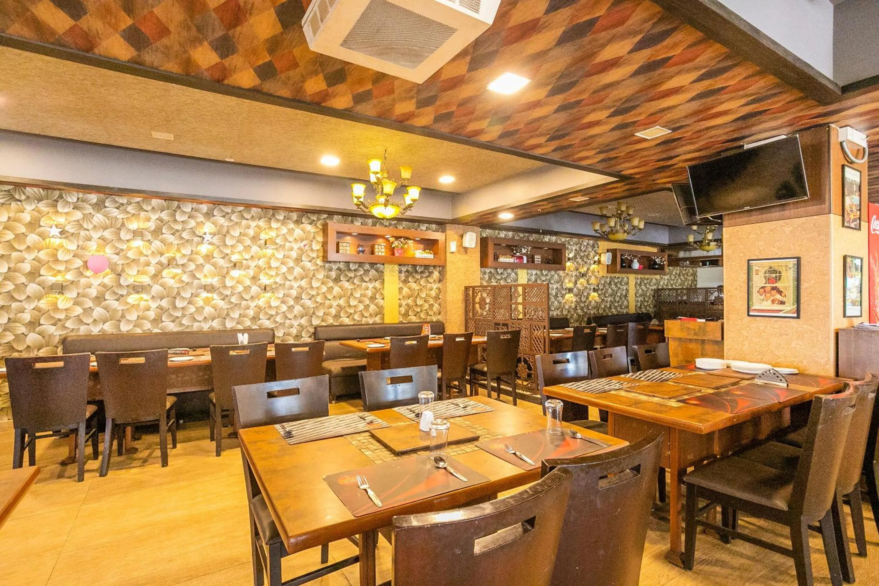 Restaurant/places to eat in Collection O Indian Suites Near Sitara Restaurant