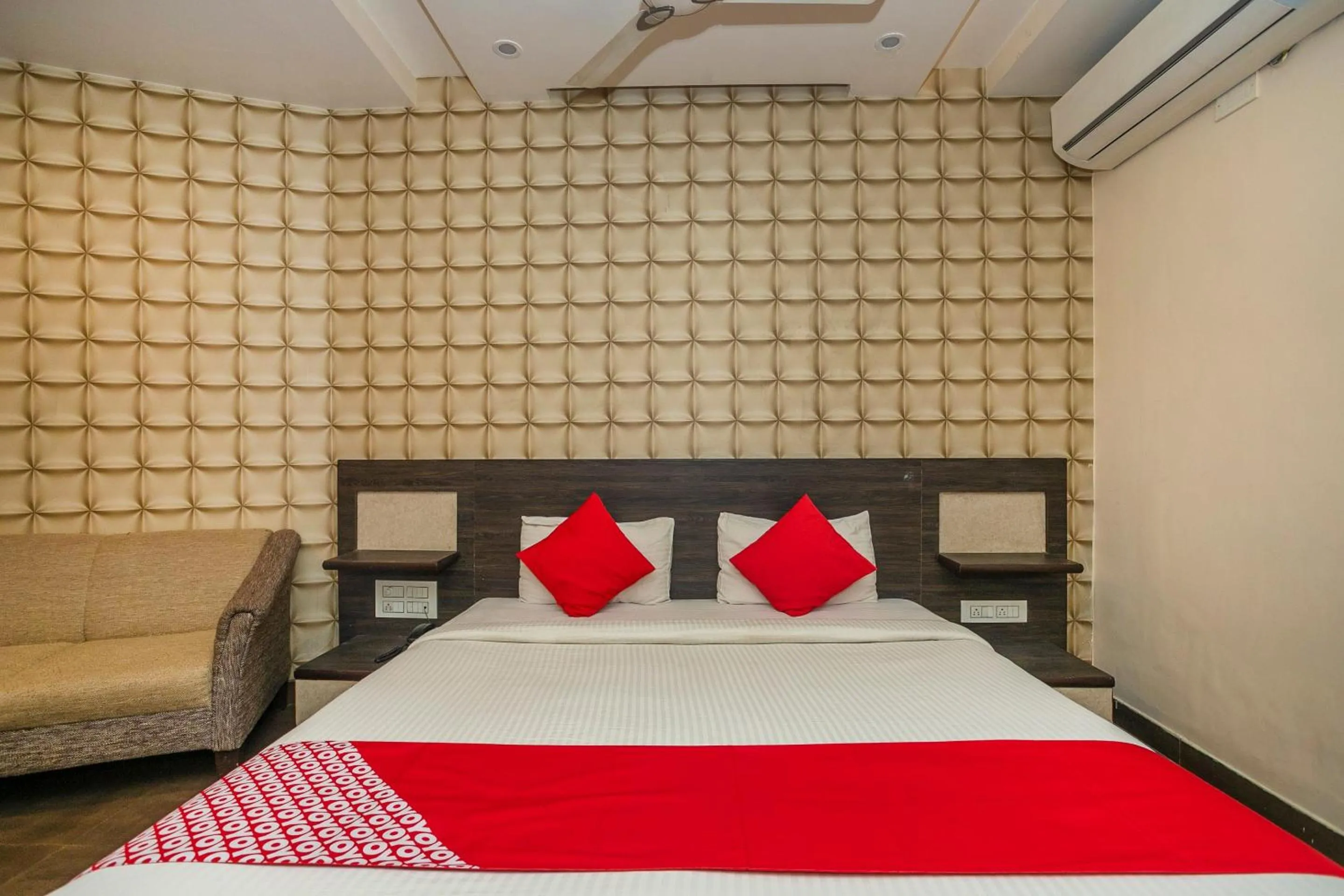 Bedroom, Bed in Collection O Indian Suites Near Sitara Restaurant