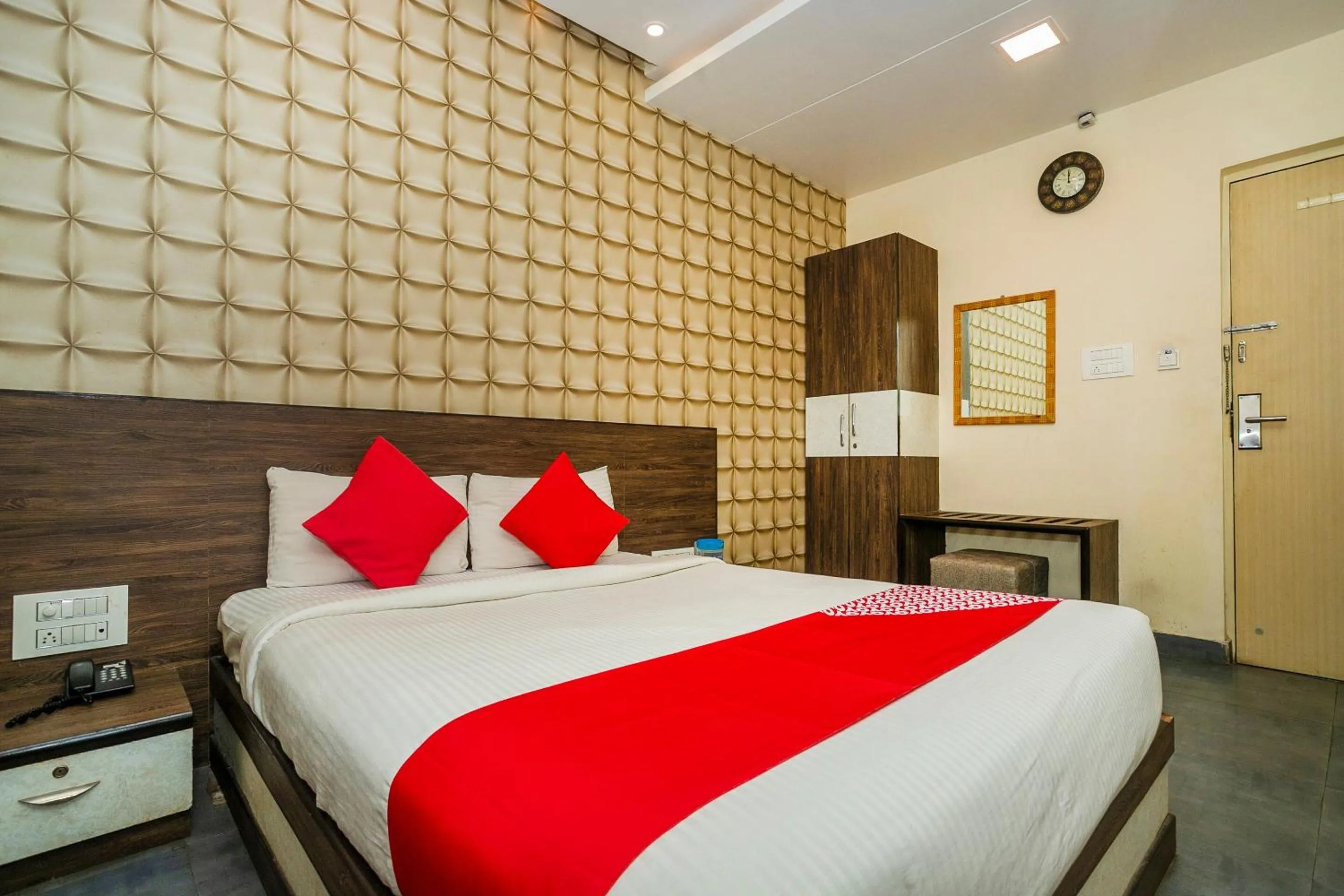 Bedroom, Bed in Collection O Indian Suites Near Sitara Restaurant