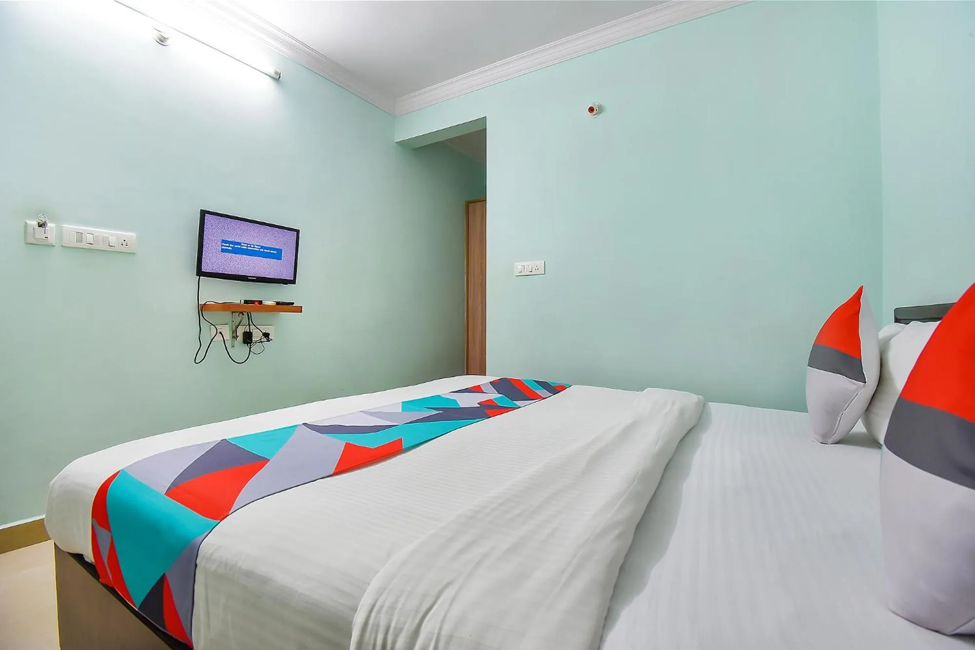 Bed in FabHotel Ivory Pearl - BTM Layout