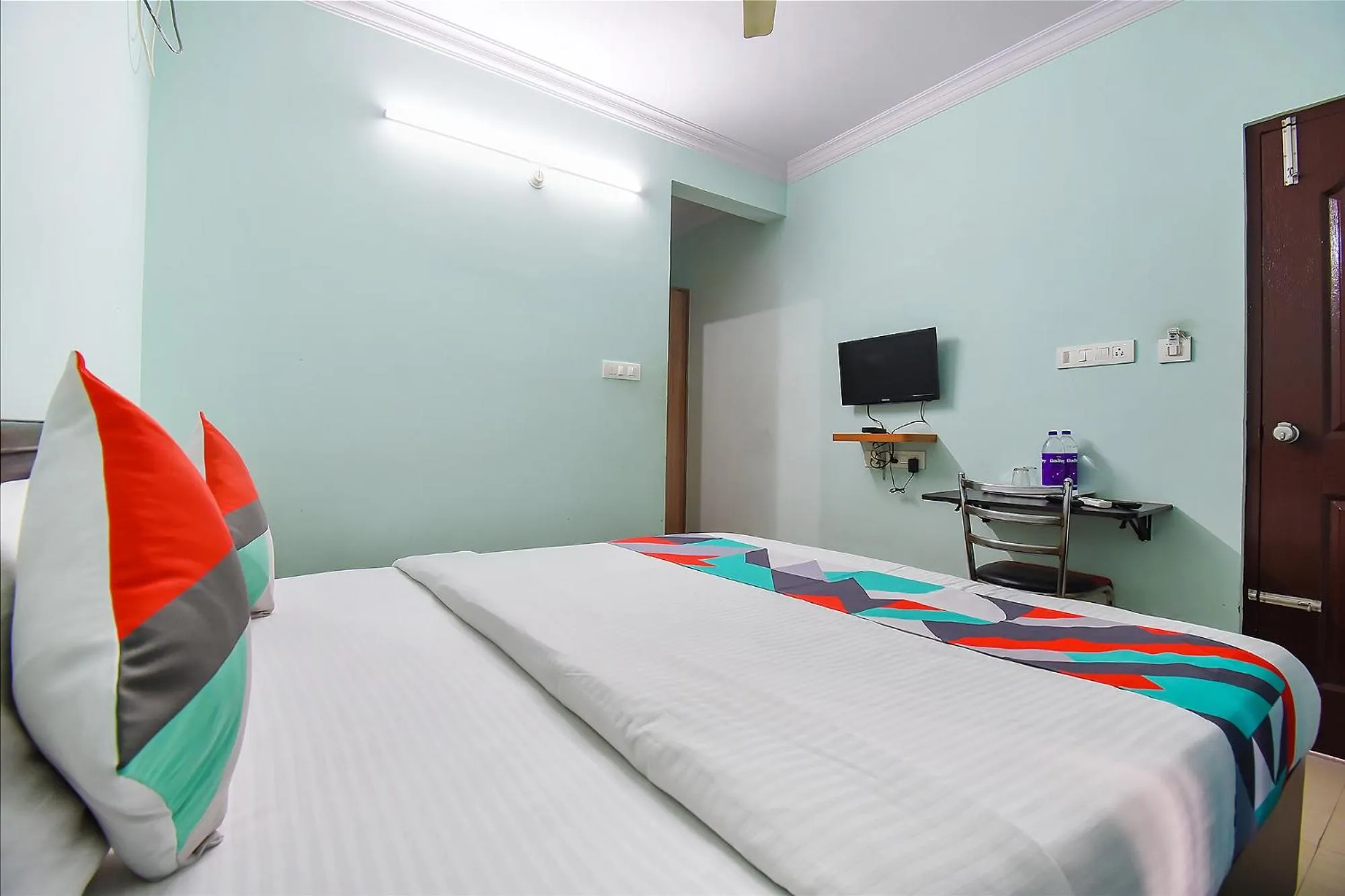 Bed in FabHotel Ivory Pearl - BTM Layout