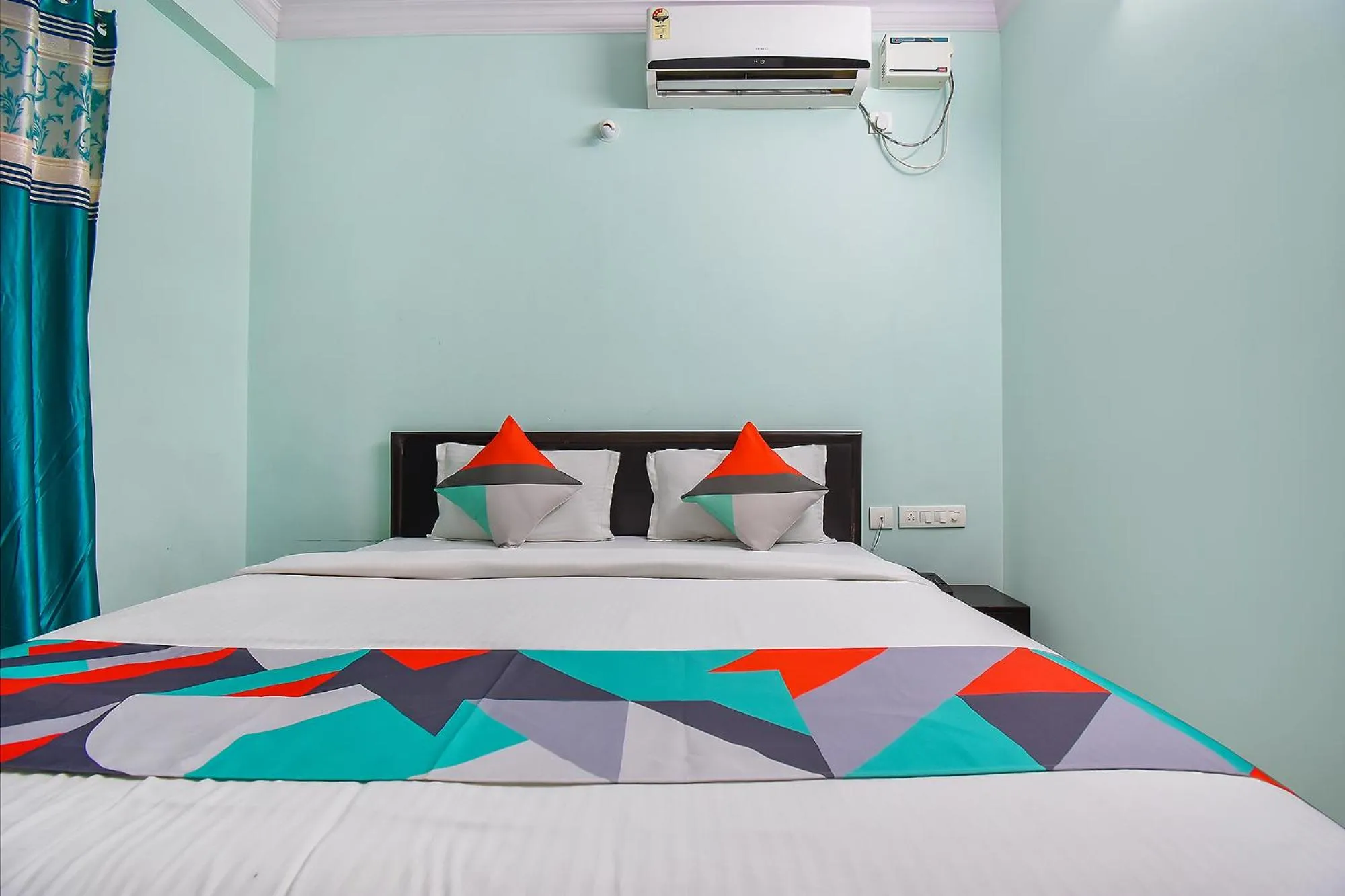 Bed in FabHotel Ivory Pearl - BTM Layout