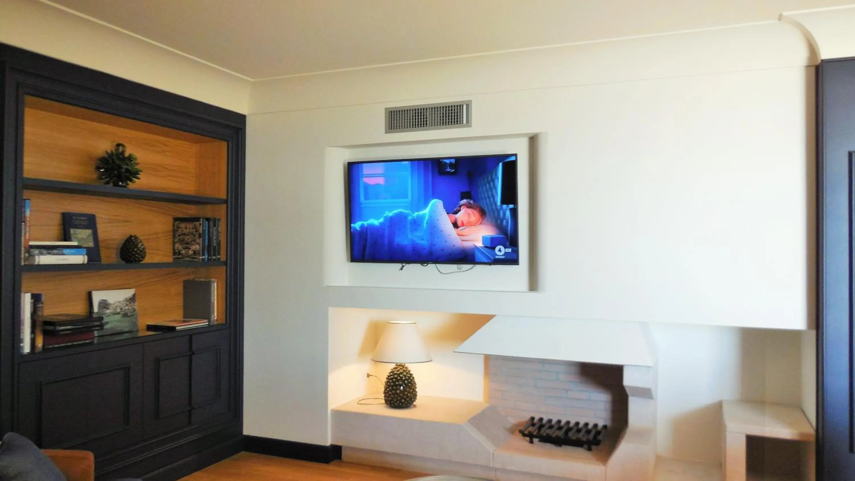 Communal lounge/ TV room in Hotel Marechiaro