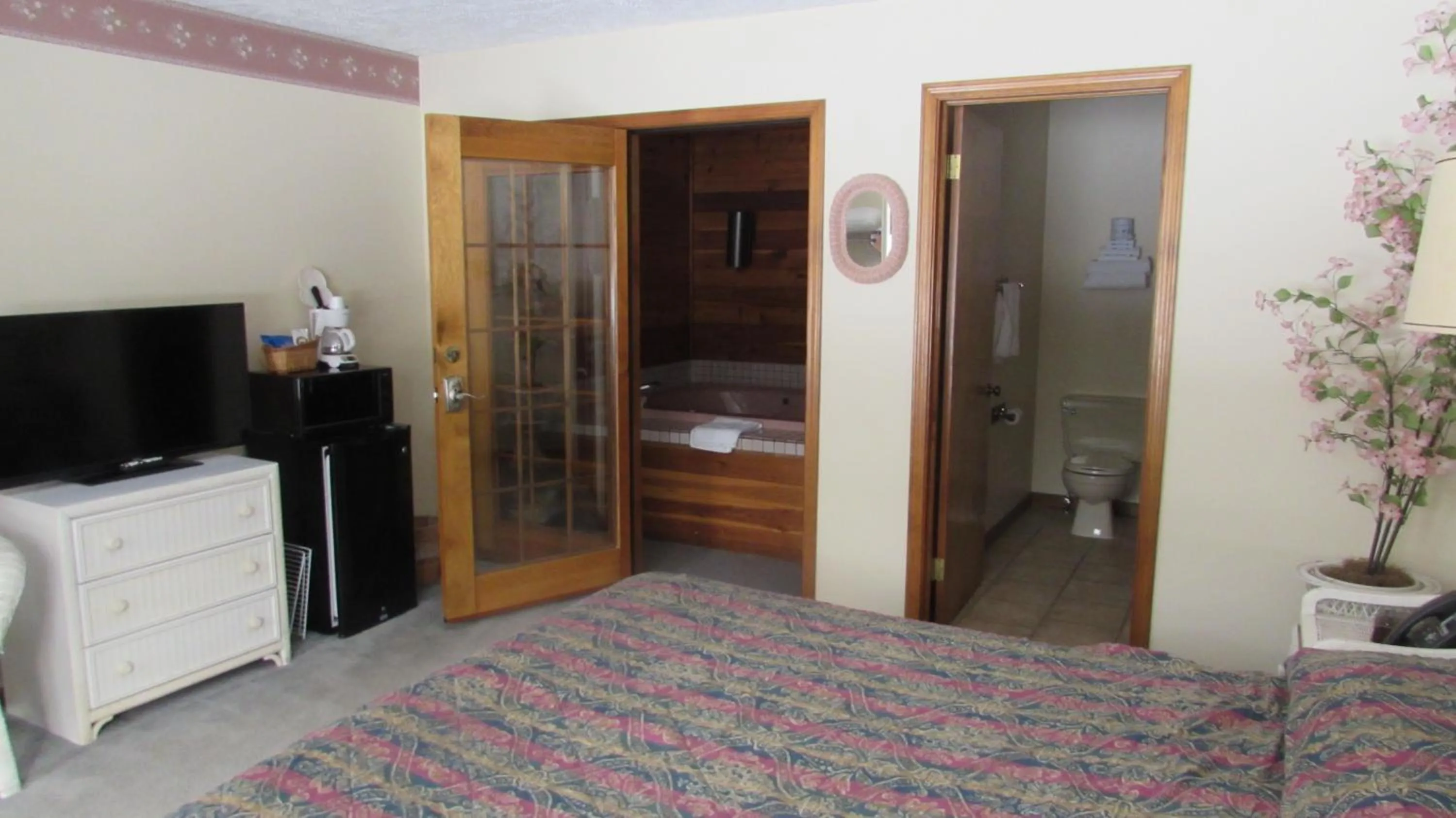 Bed in Woodland Motor Lodge