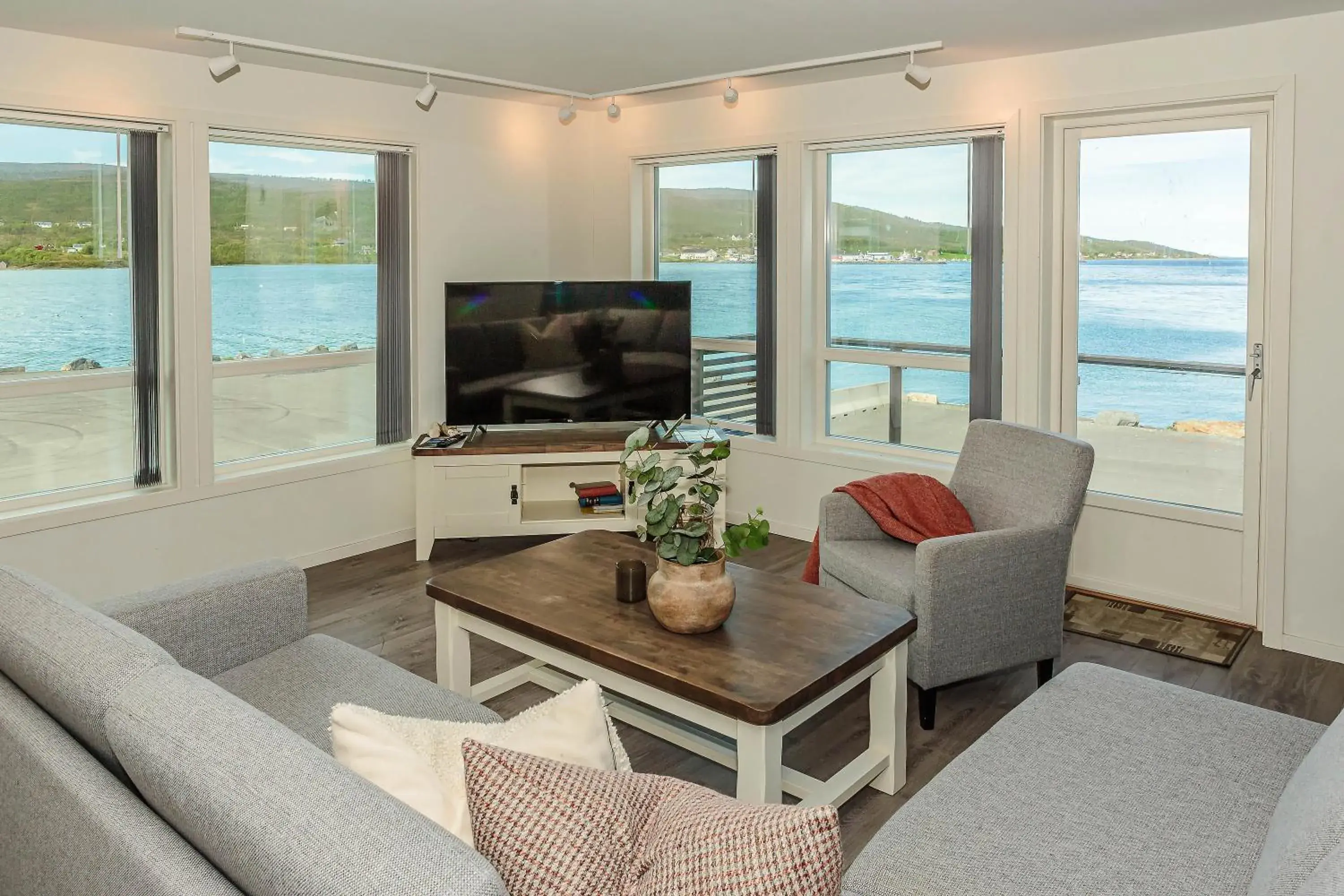 One-Bedroom Superior Apartment in Lyngen Experience Apartments One-Bedroom Superior Apartment in Lyngen Experience Apartments