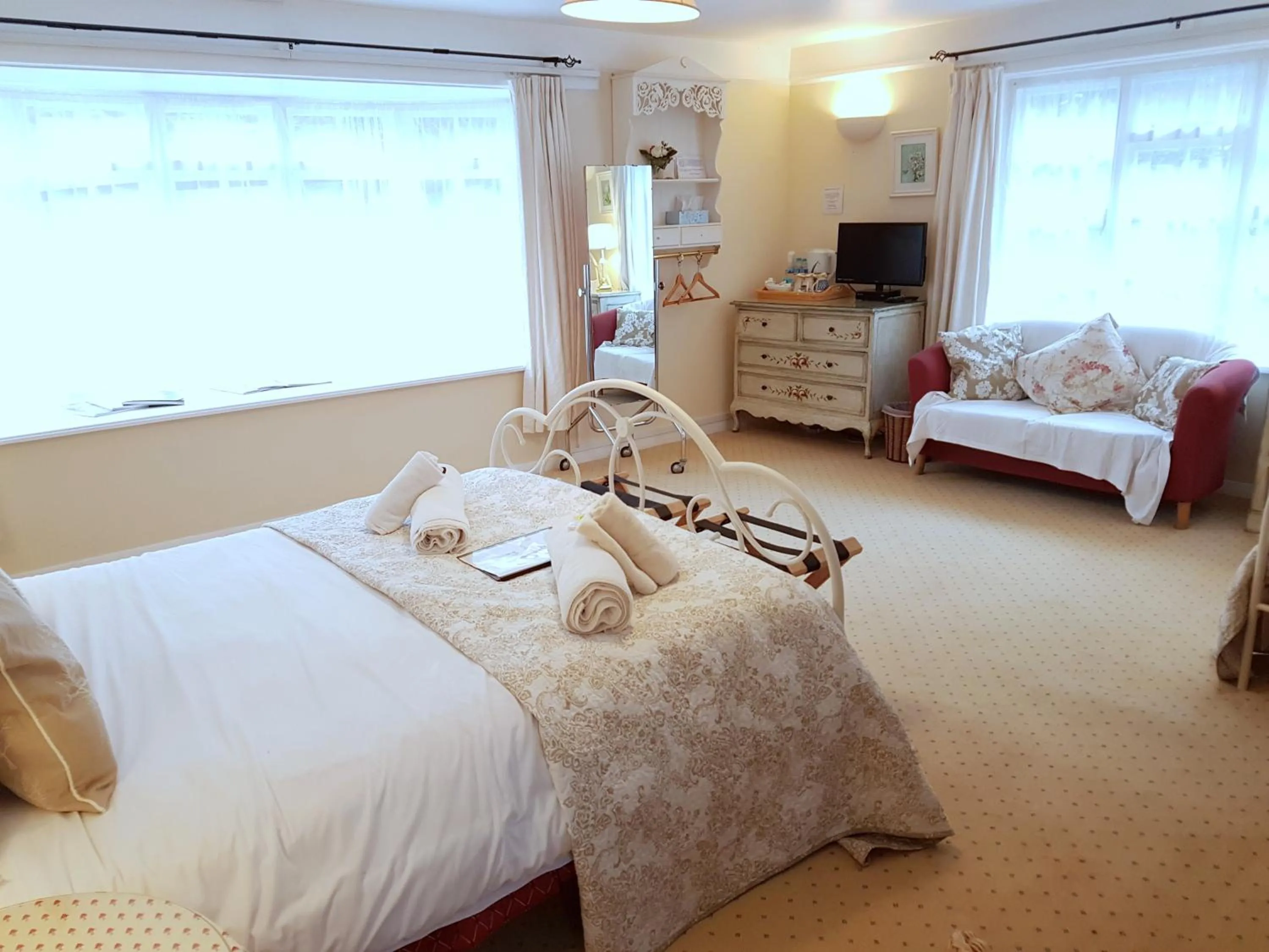 Bedroom, Bed in Bickleigh Castle