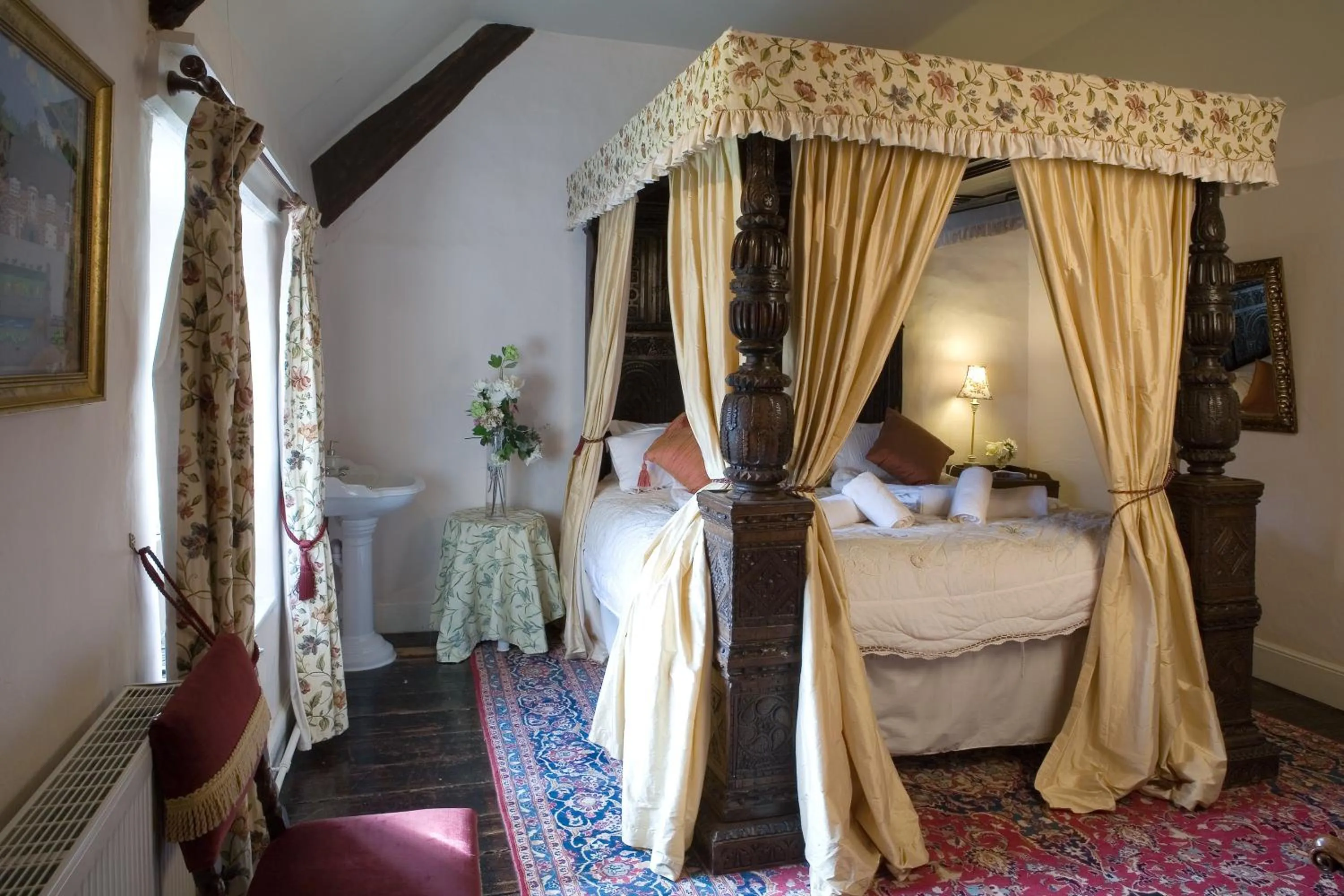 Bedroom, Bed in Bickleigh Castle