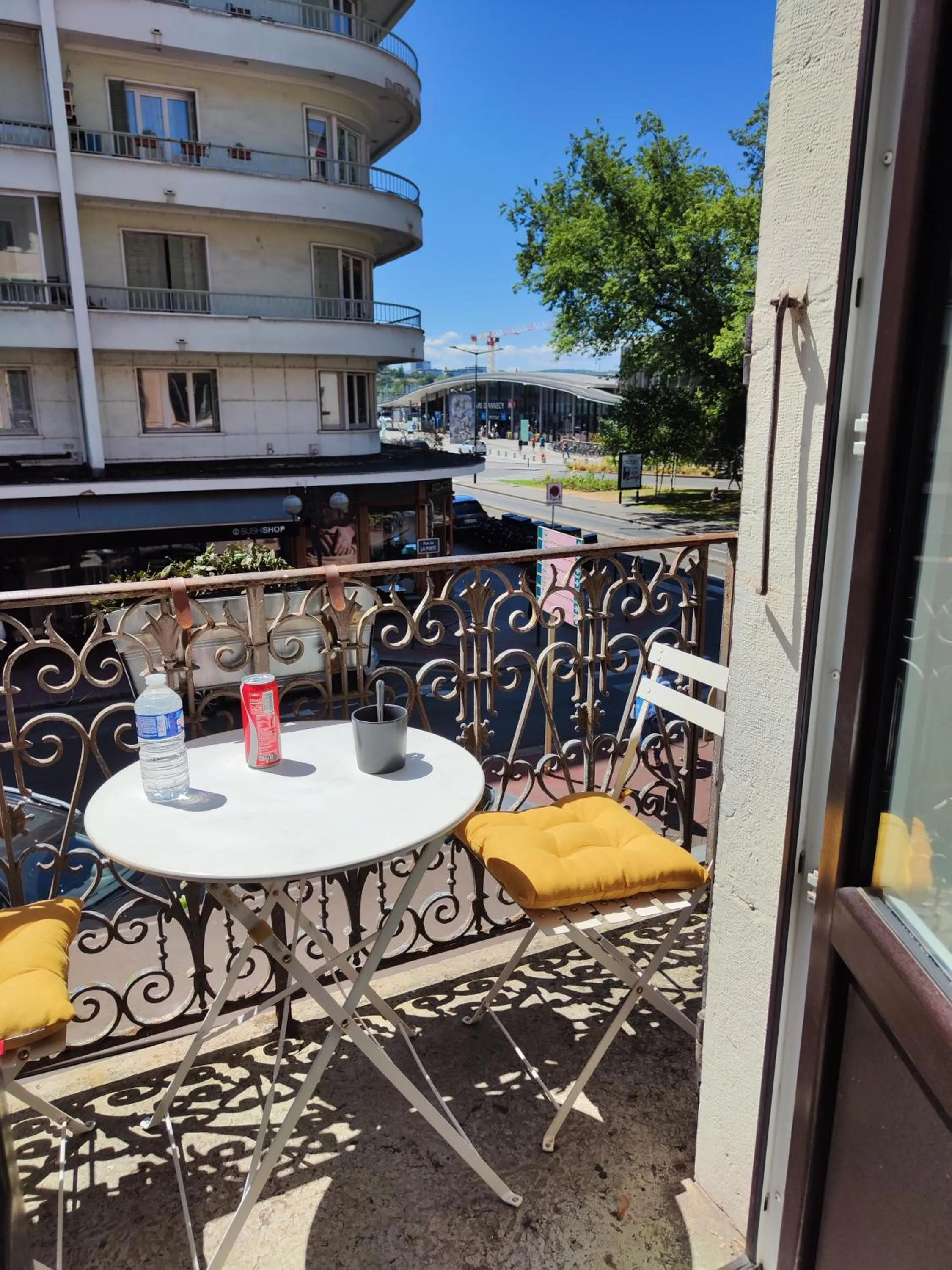 Lounge or bar in Hôtel des Alpes