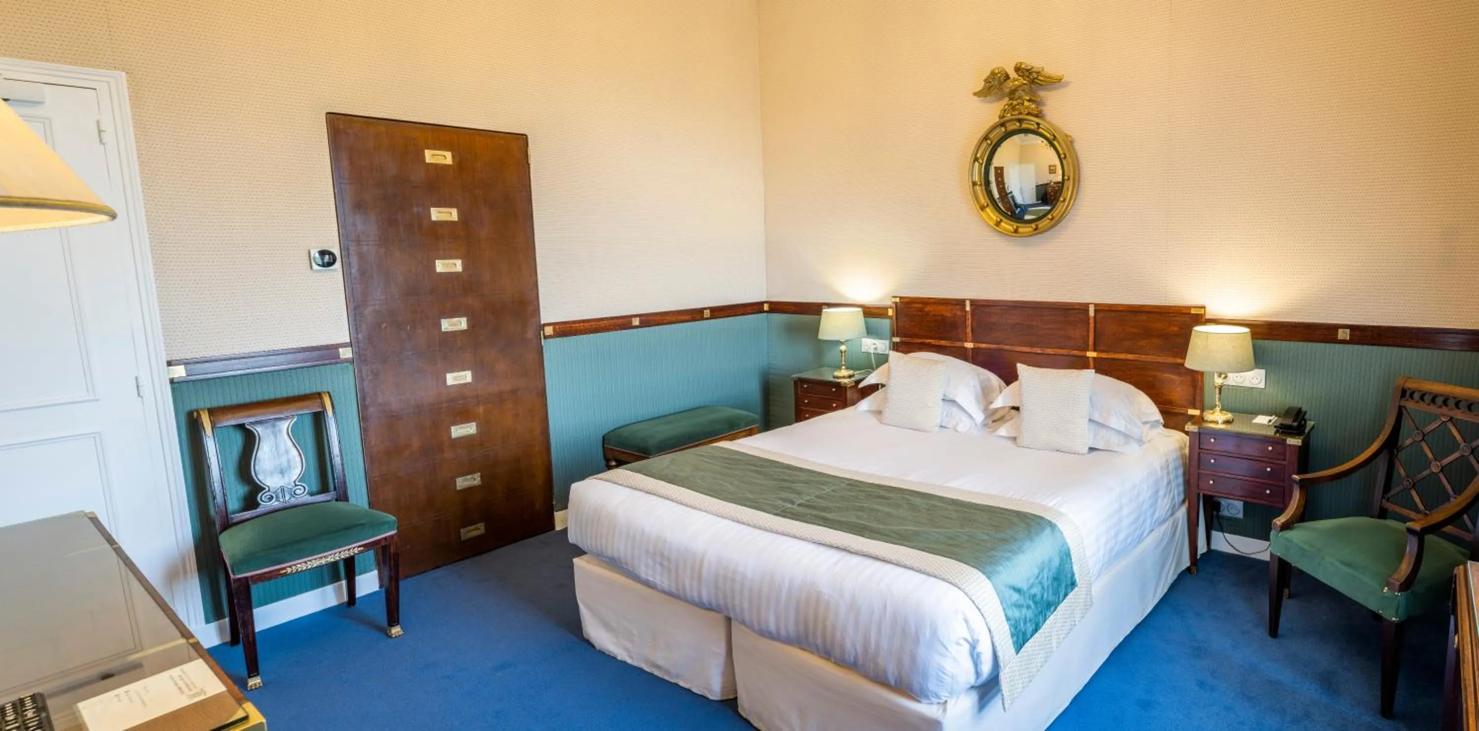 Bed in Château D'artigny