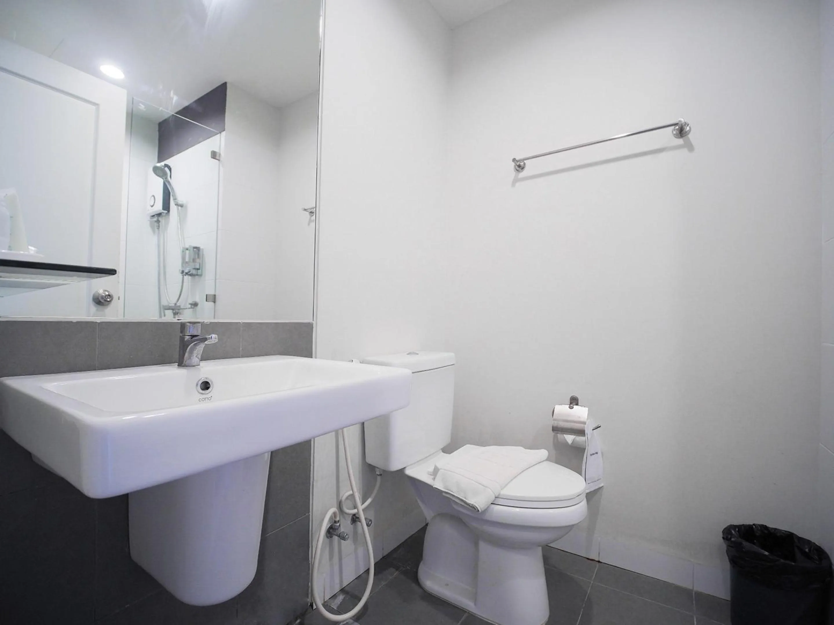 Toilet in Fortune D Plus Hotel Khaoyai