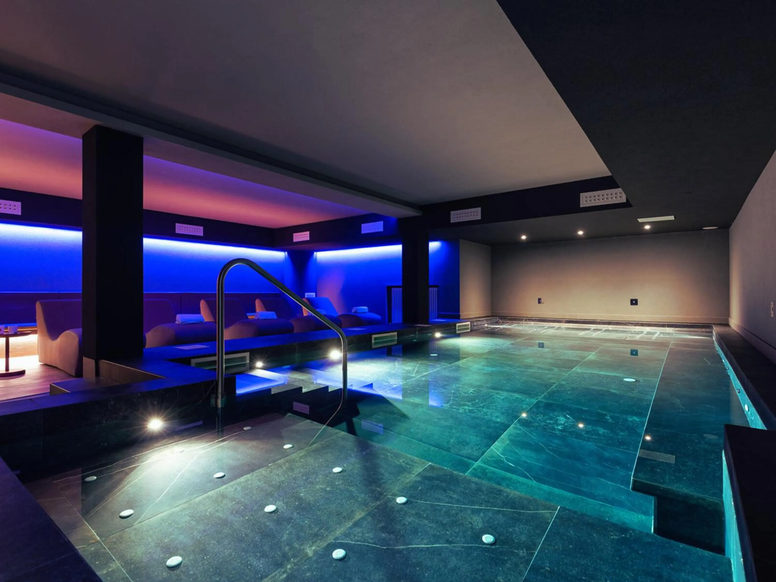 Swimming pool in Hotel Orso Grigio