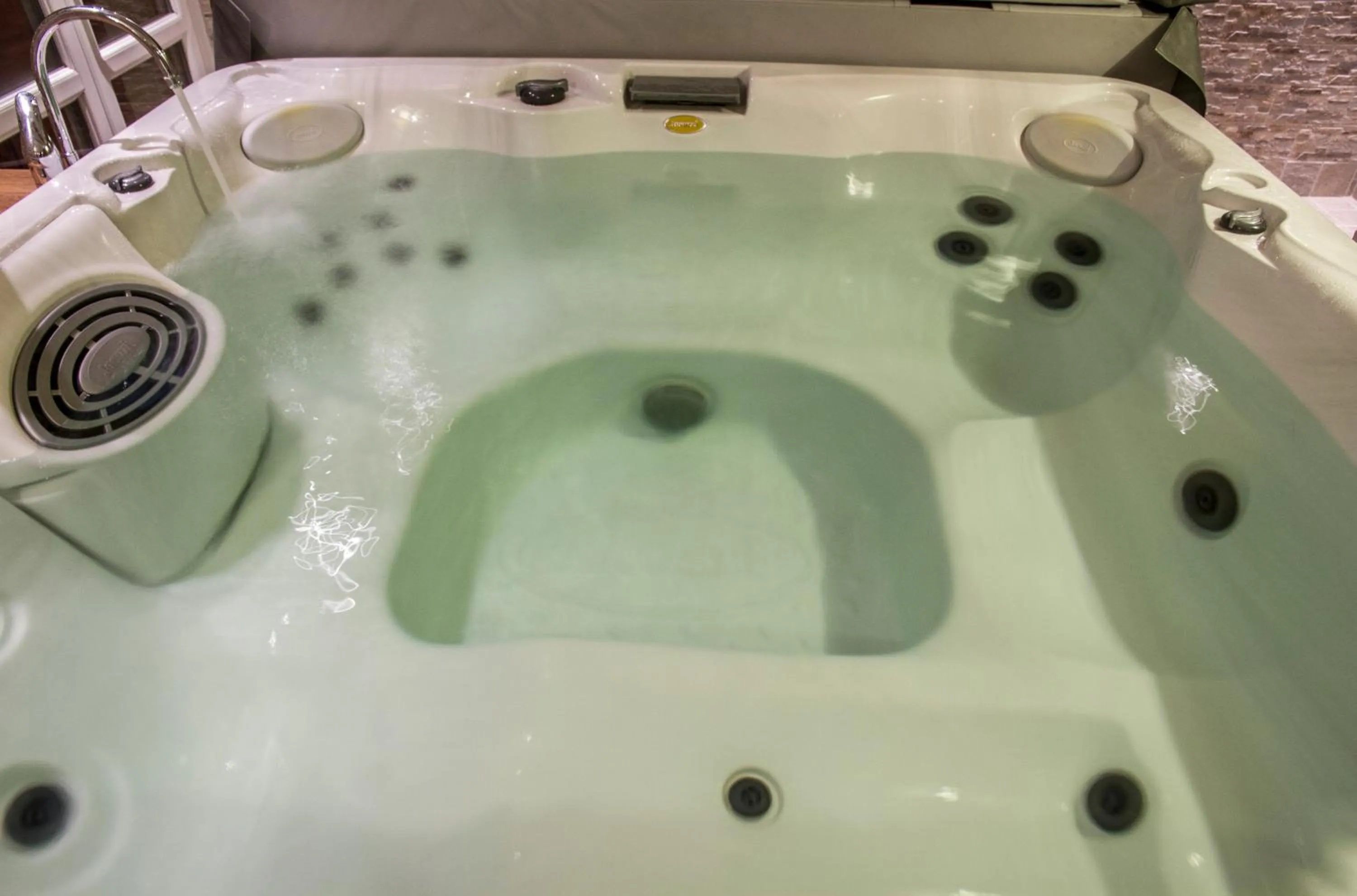 Hot Tub in Hotel Al Pelmo Wellness