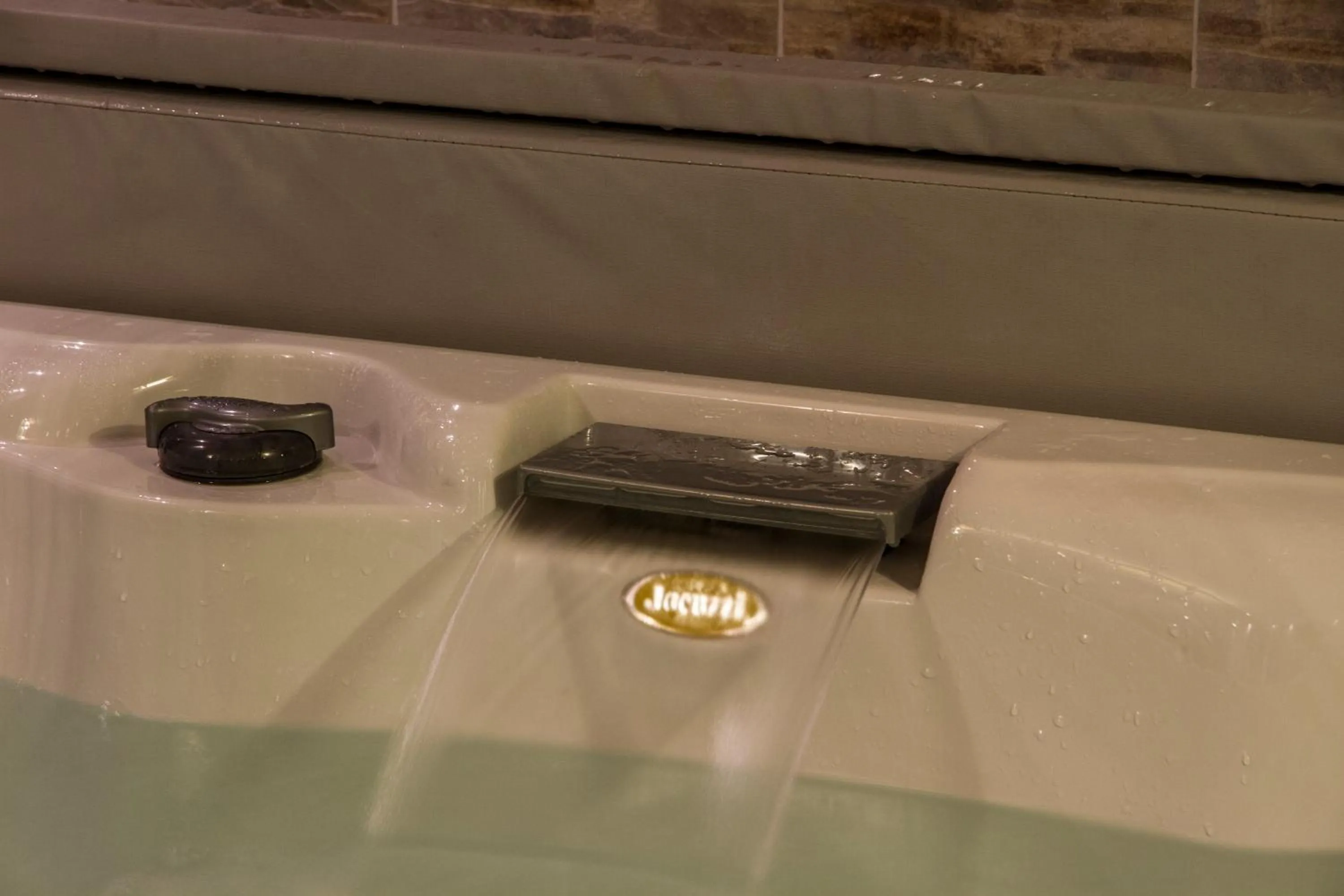 Hot Tub in Hotel Al Pelmo Wellness