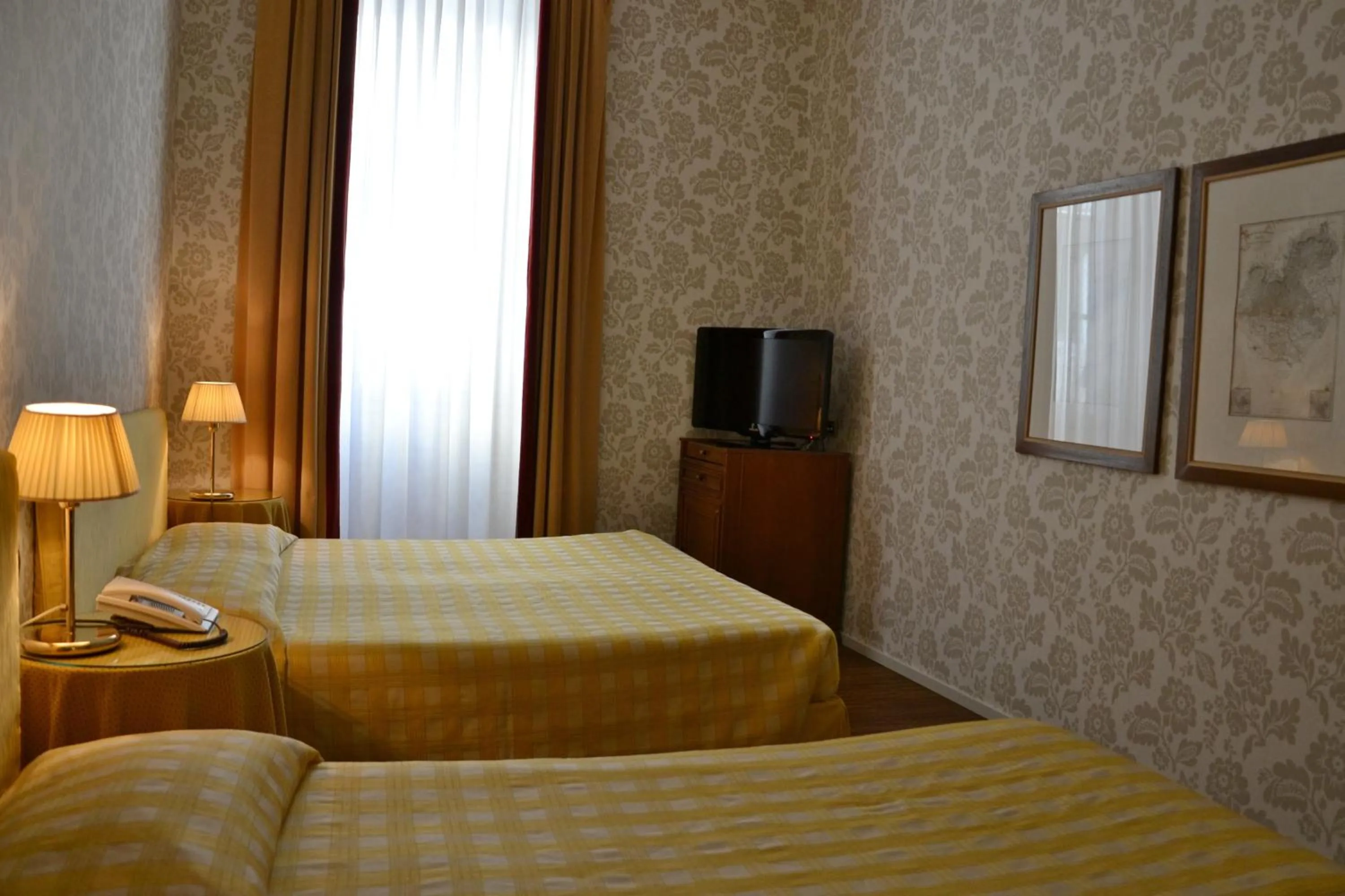 Day, Bed in Albergo Alla Posta