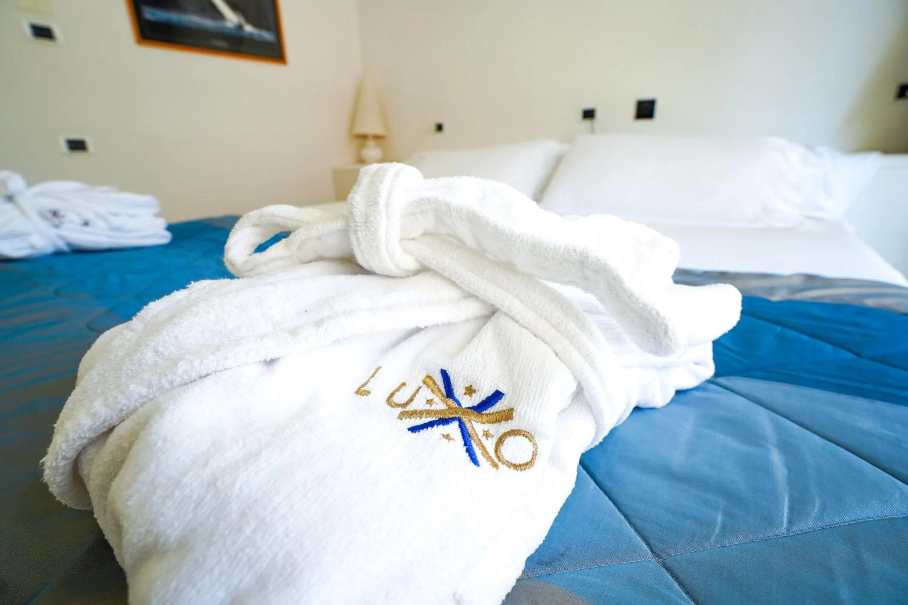 towels, Bed in Hotel Luxor