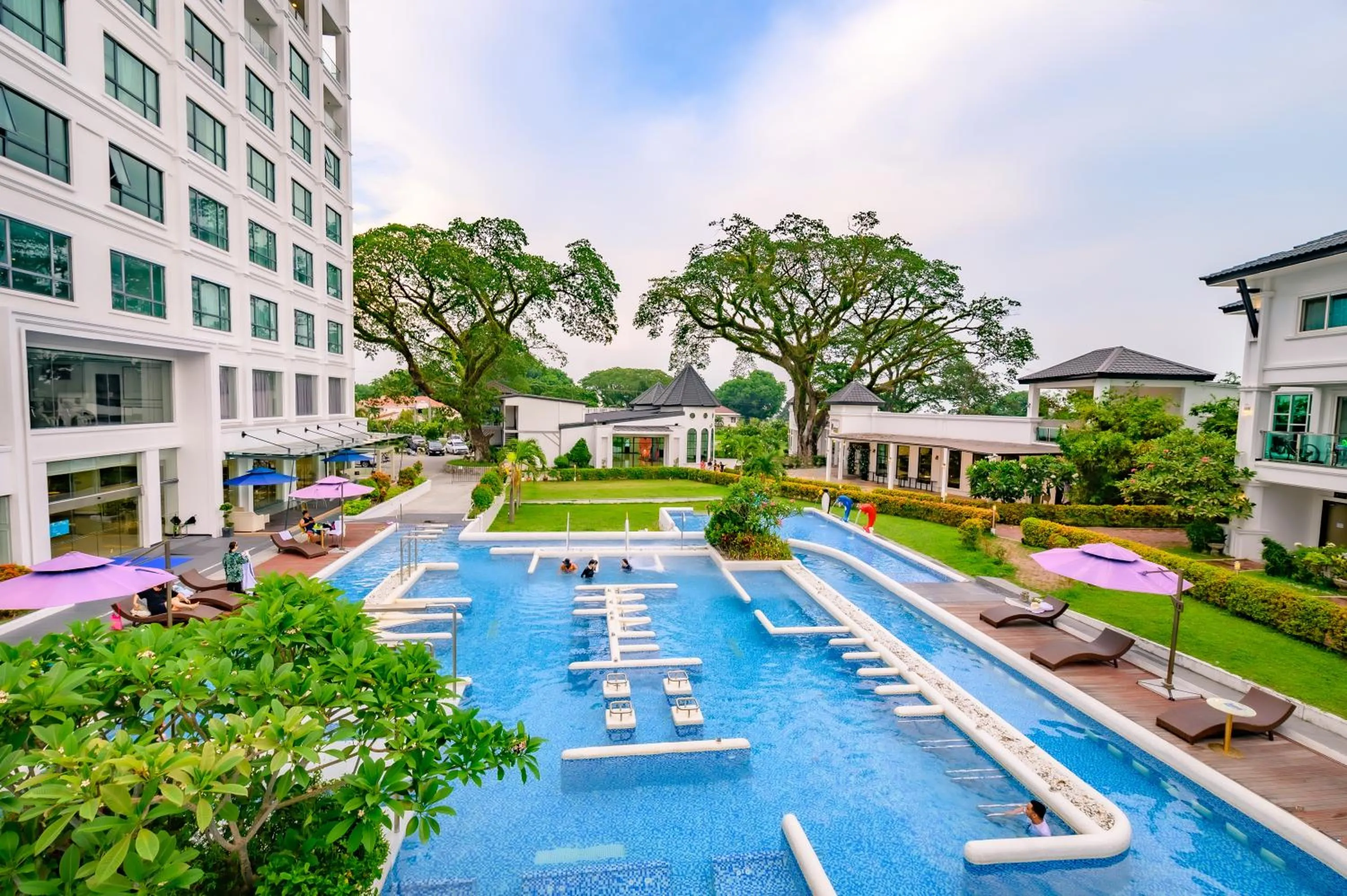 Pool view in Hotel Seoul
