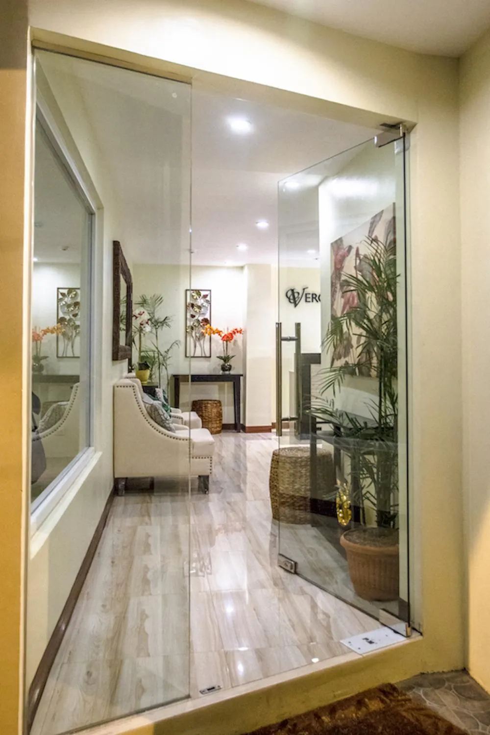 Facade/entrance in Verovino Suites