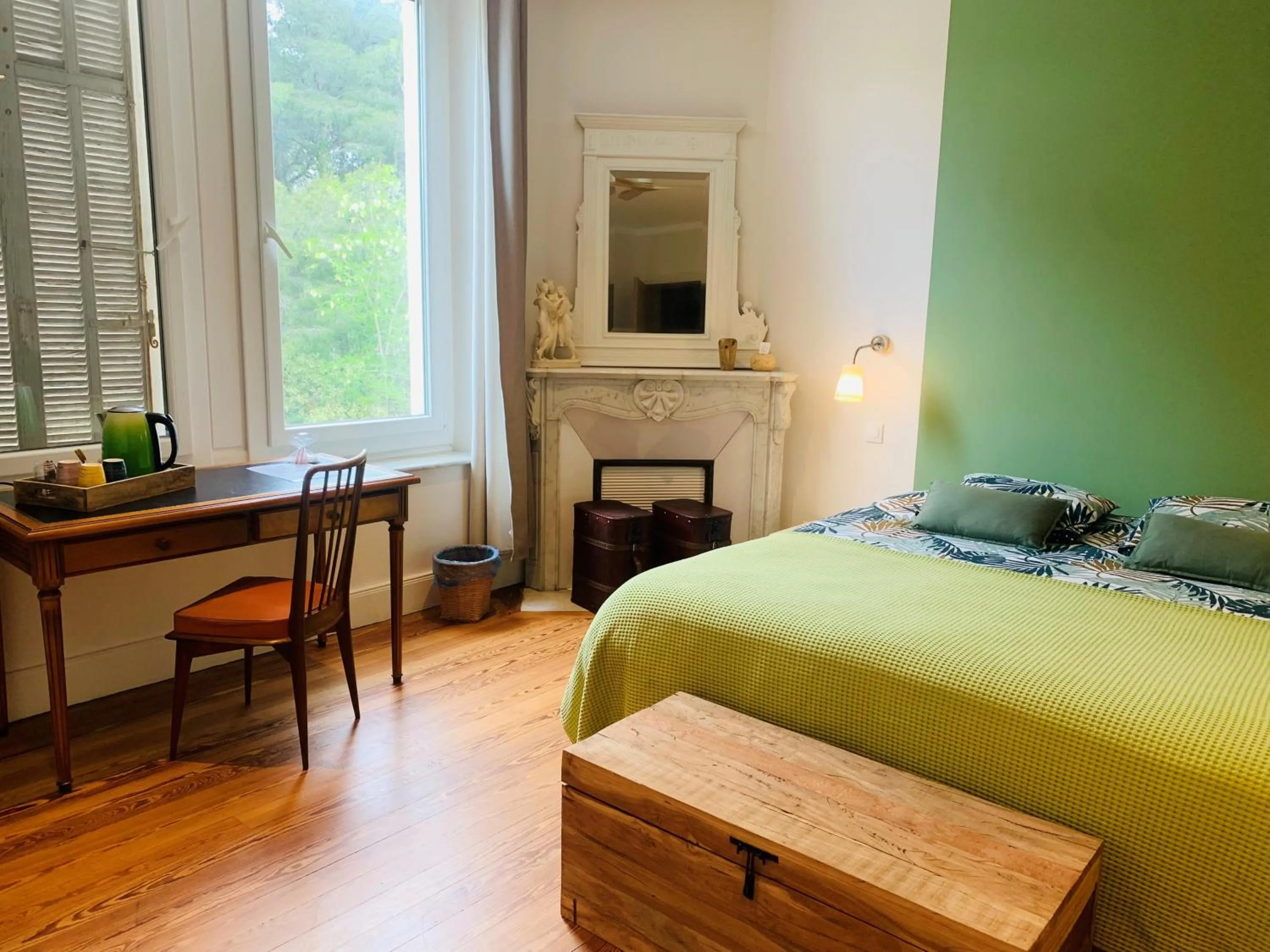 Bedroom, Bed in Maébrilu Camargue Provence