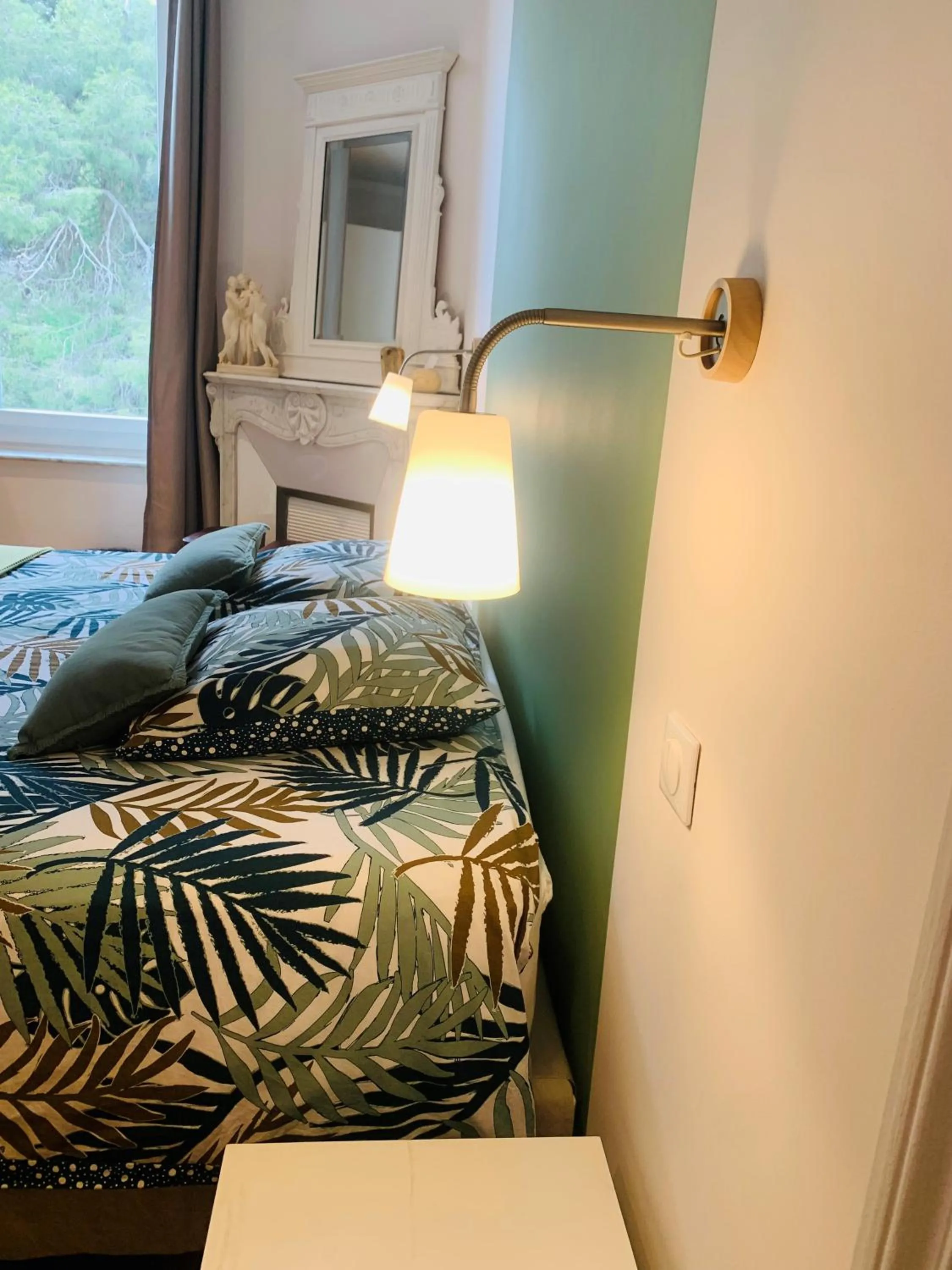 Bedroom, Bed in Maébrilu Camargue Provence