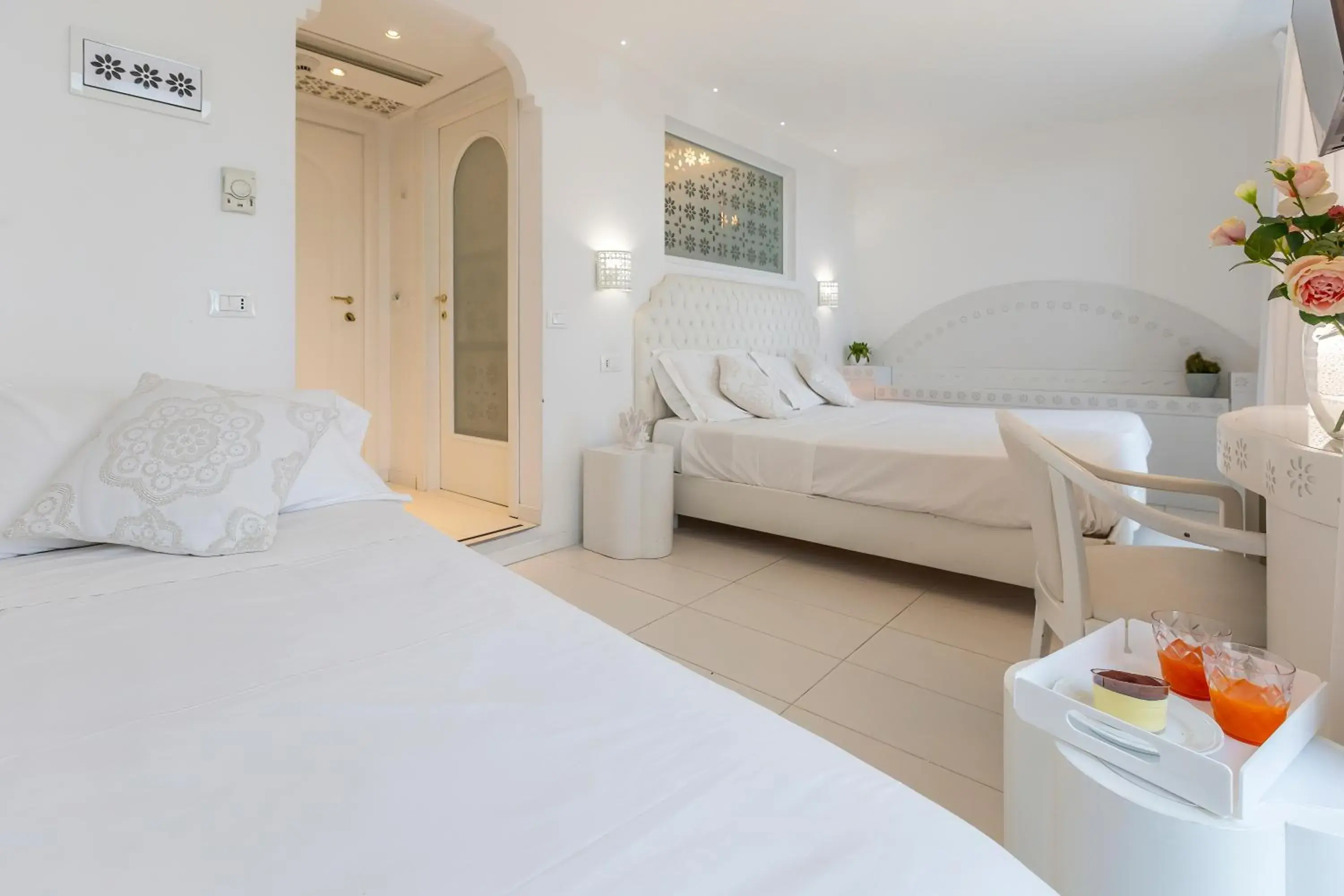 Deluxe Triple Room in Hotel Al Cavallino Bianco Deluxe Triple Room in Hotel Al Cavallino Bianco