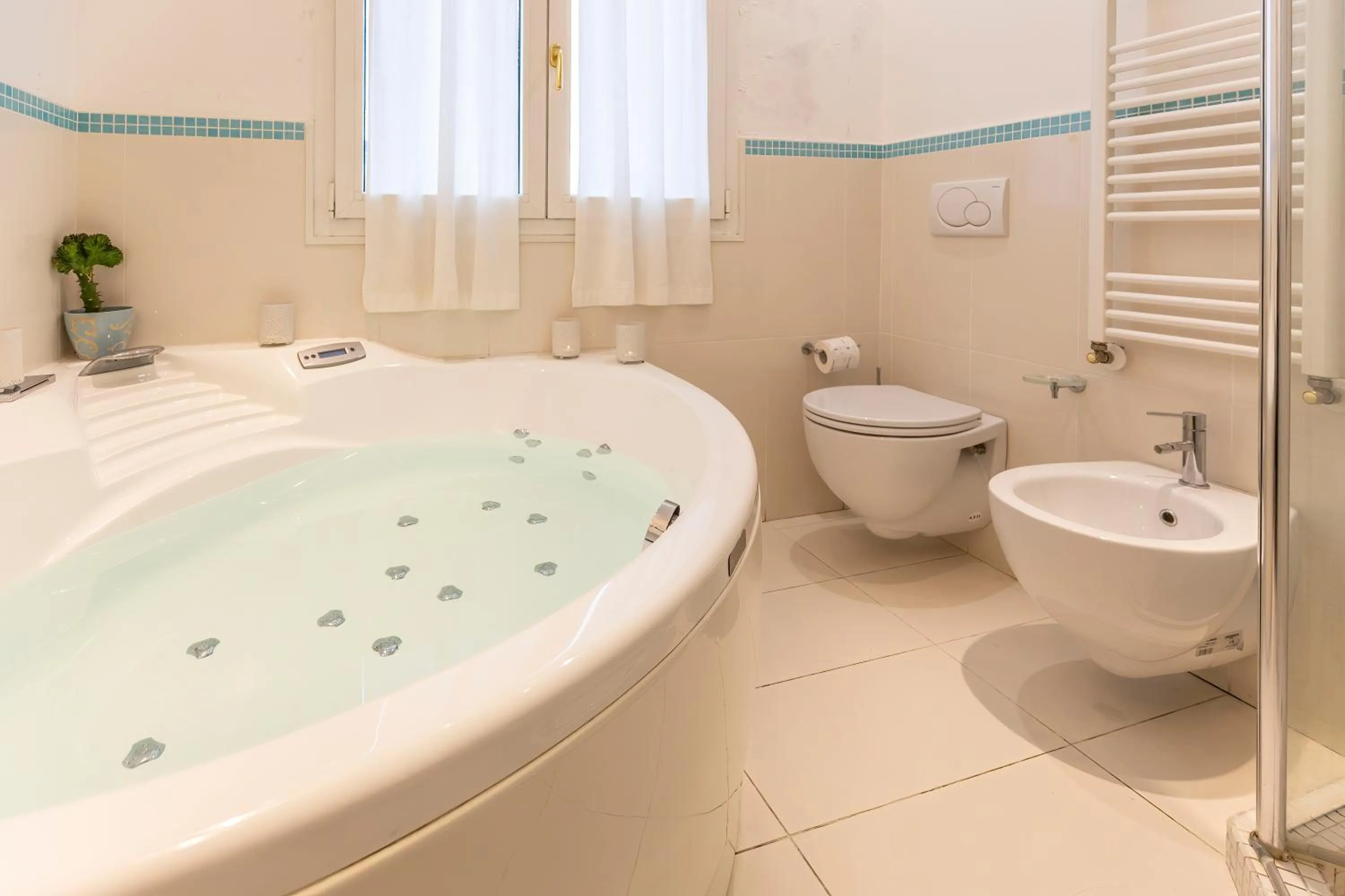 Bathroom in Hotel Al Cavallino Bianco