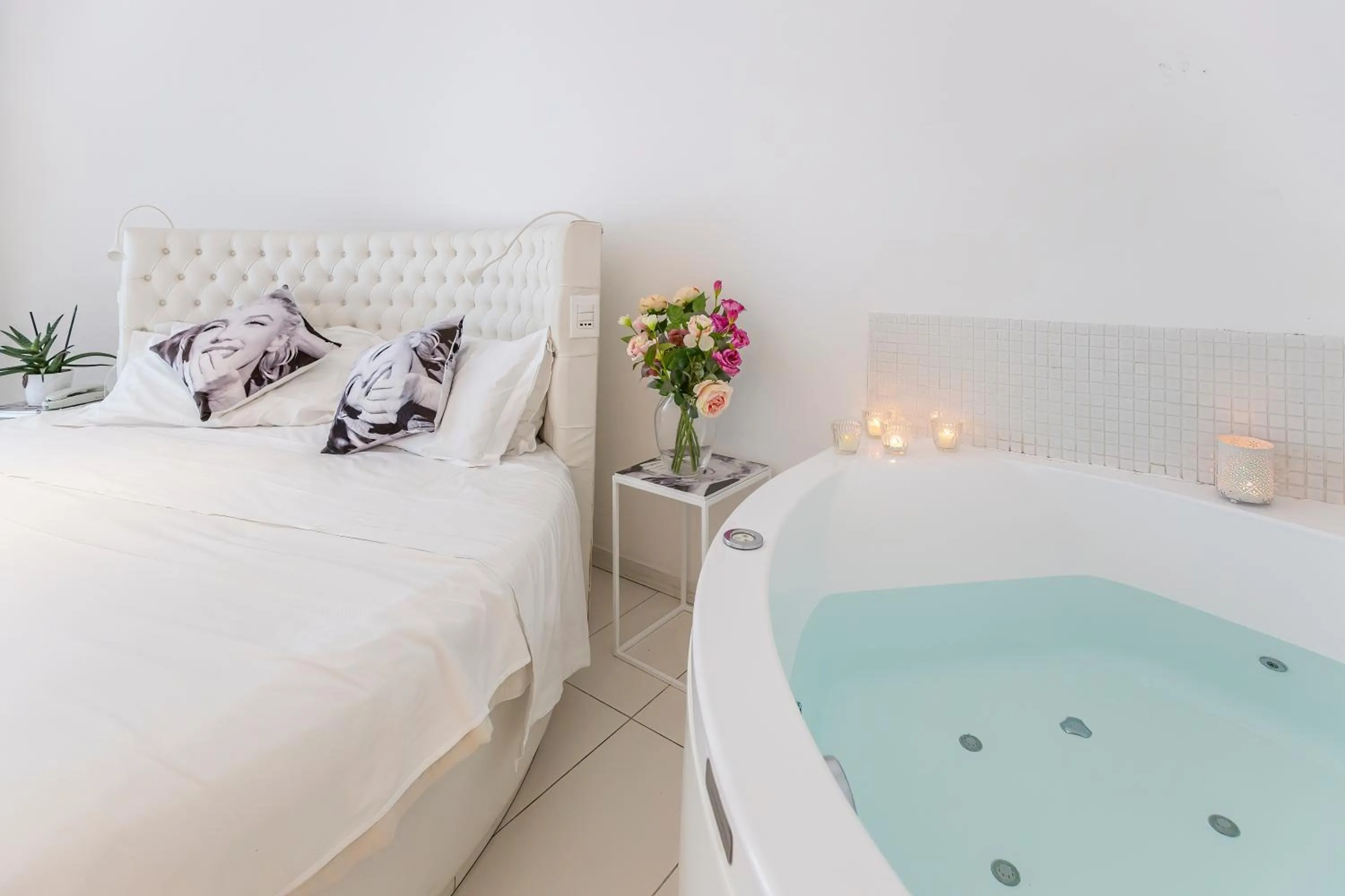 Hot Tub, Bed in Hotel Al Cavallino Bianco