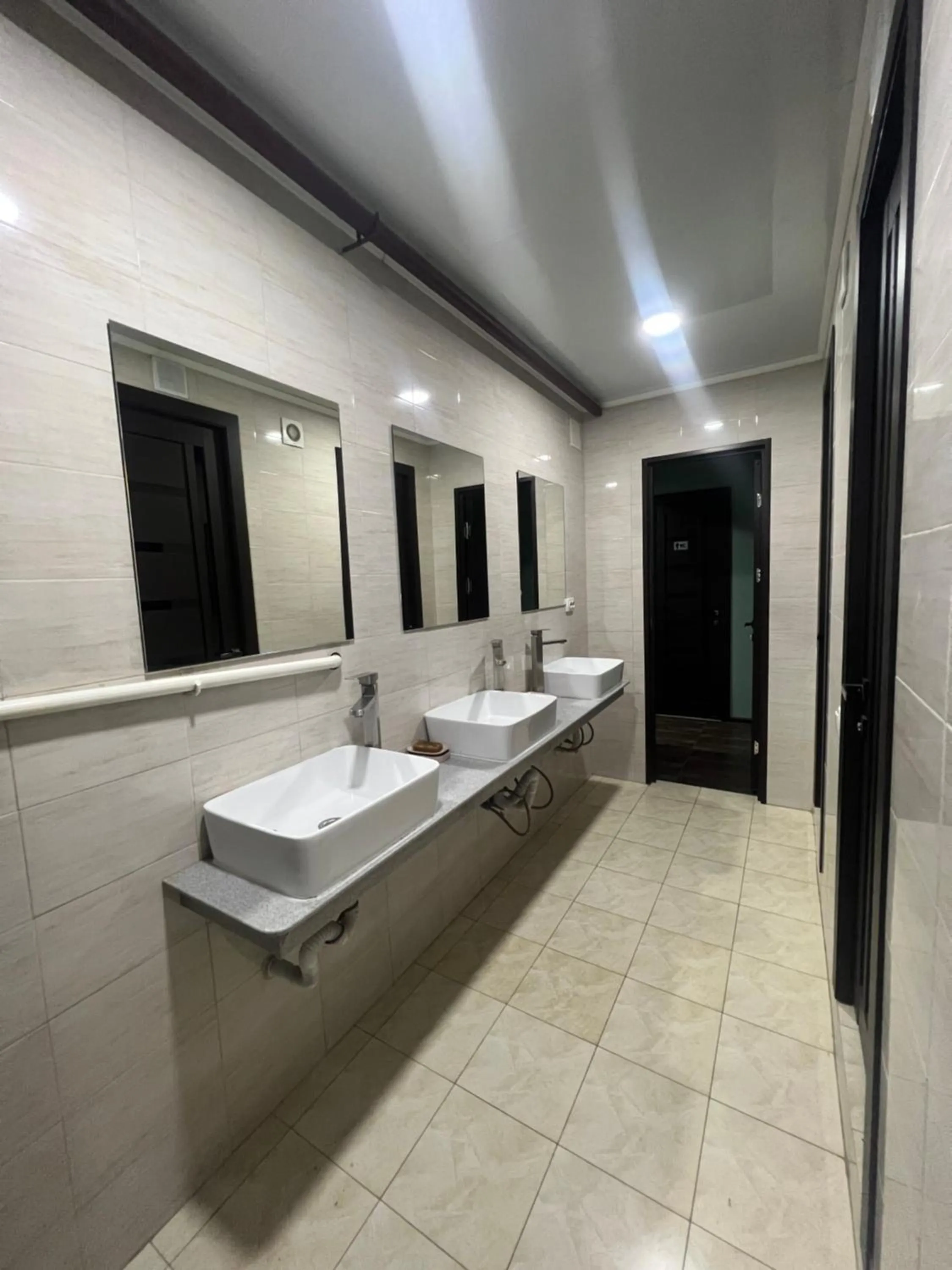 Toilet in Salut Hotel