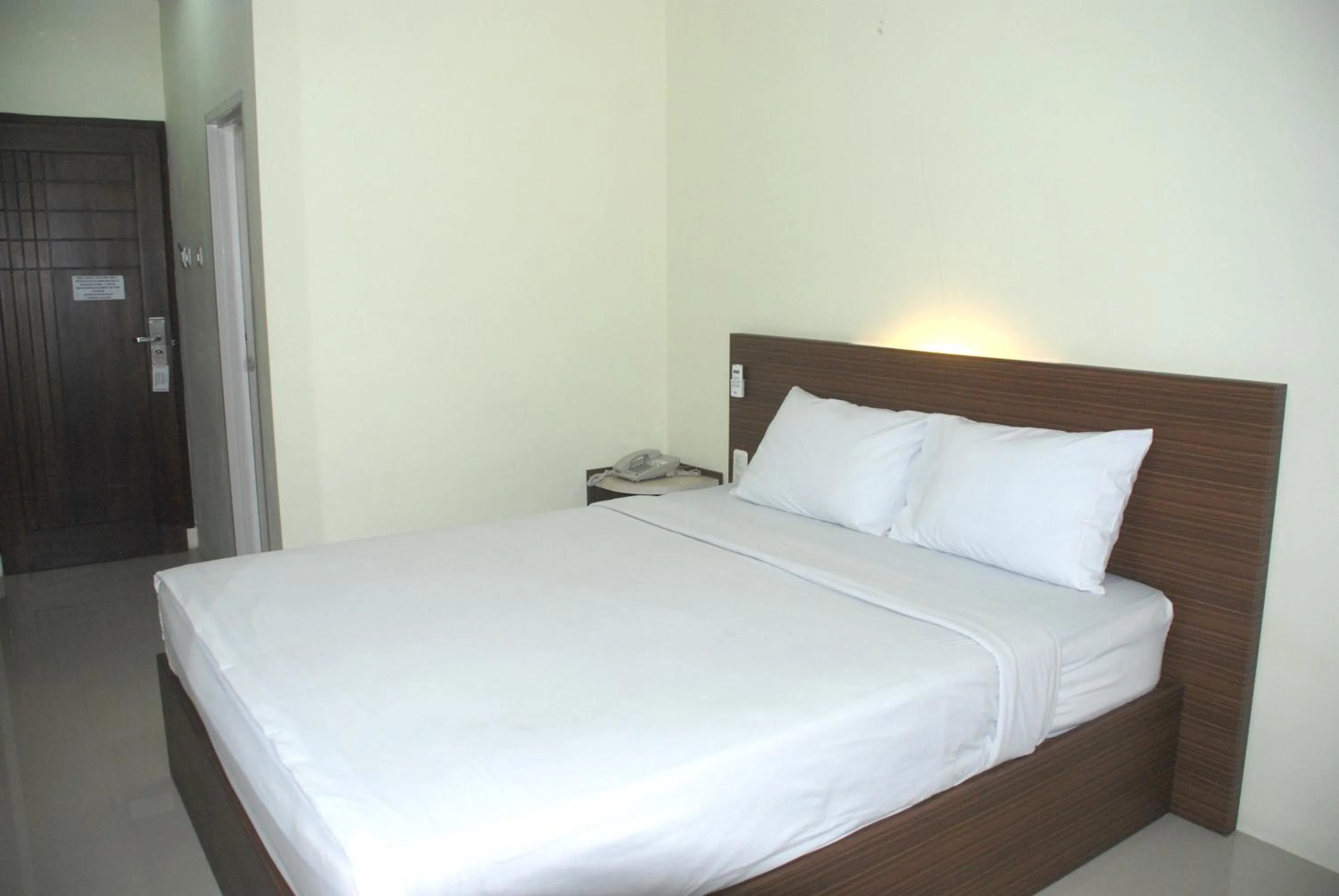 Bedroom, Bed in Avon's Residence