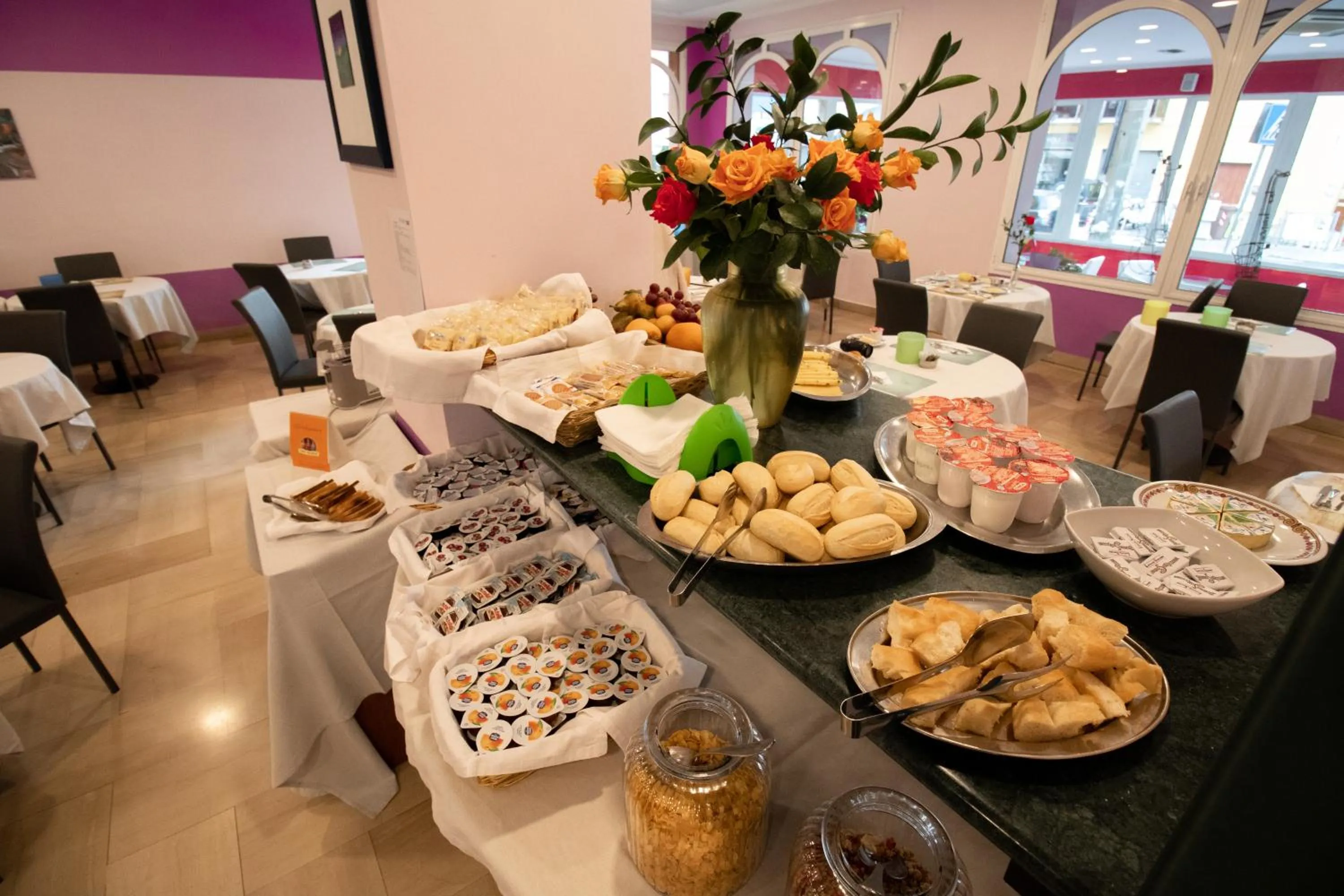 Continental breakfast in Hotel Corallo