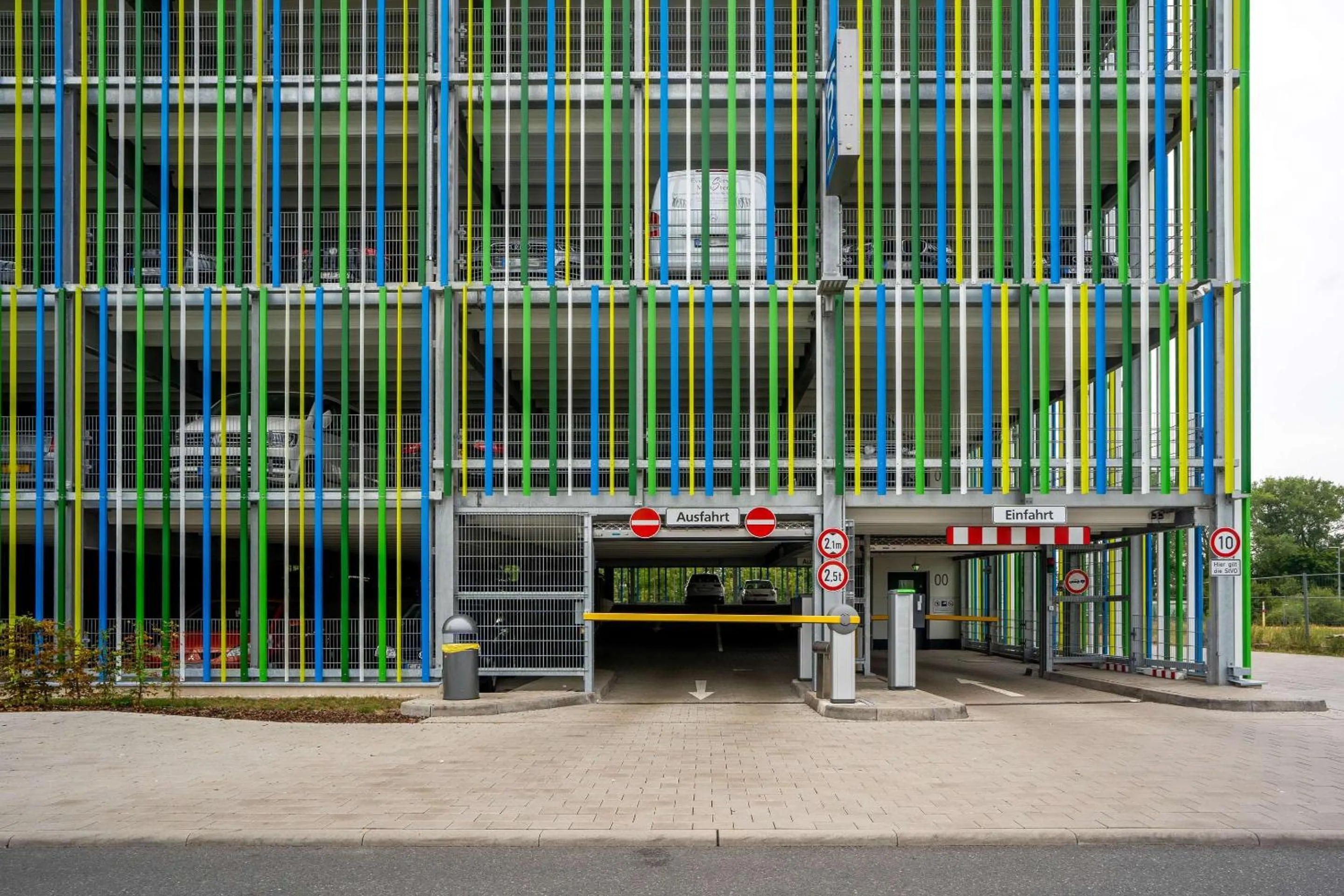 Property building in Hey Lou Hotel Frankfurt Airport