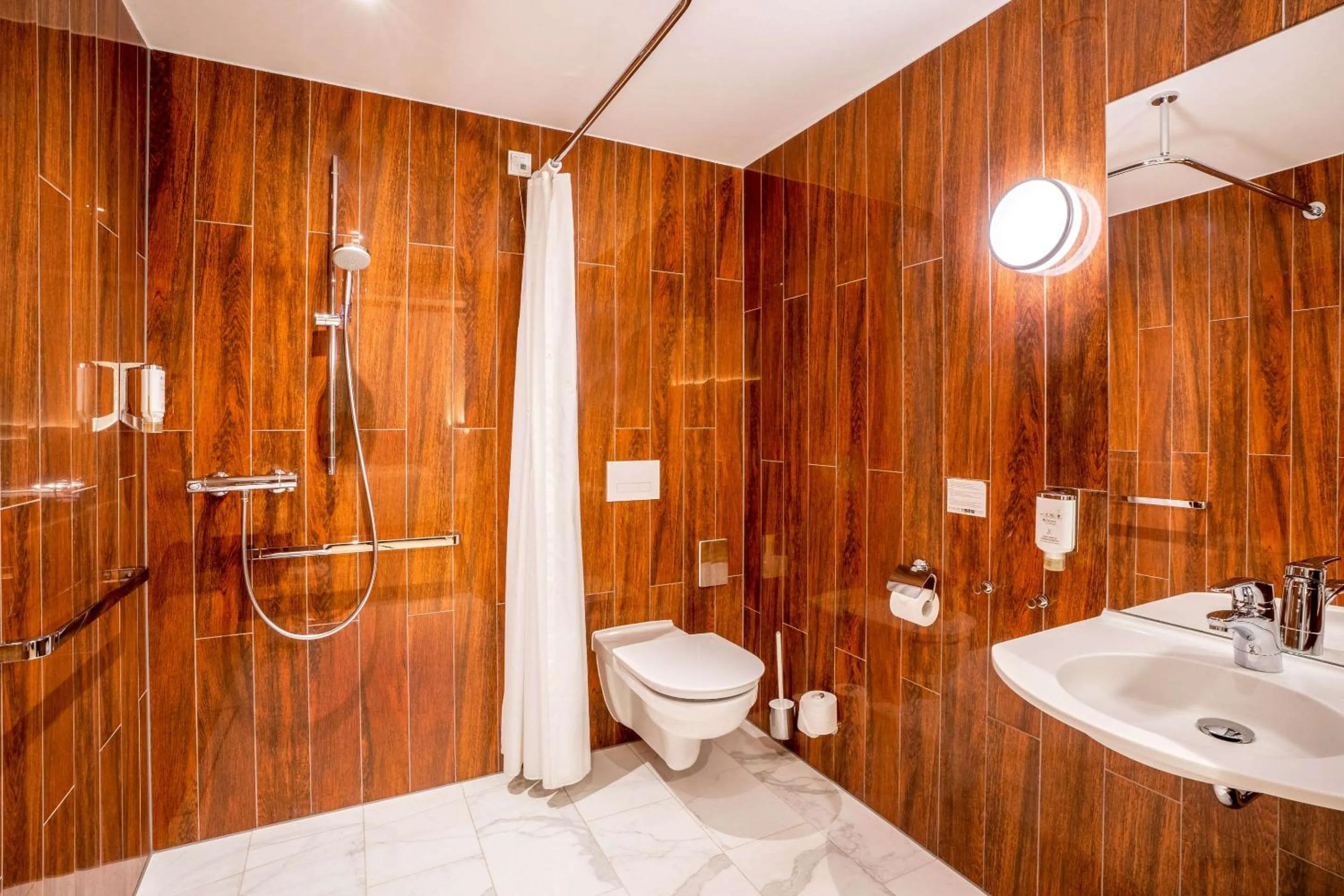 Bathroom in Hey Lou Hotel Frankfurt Airport