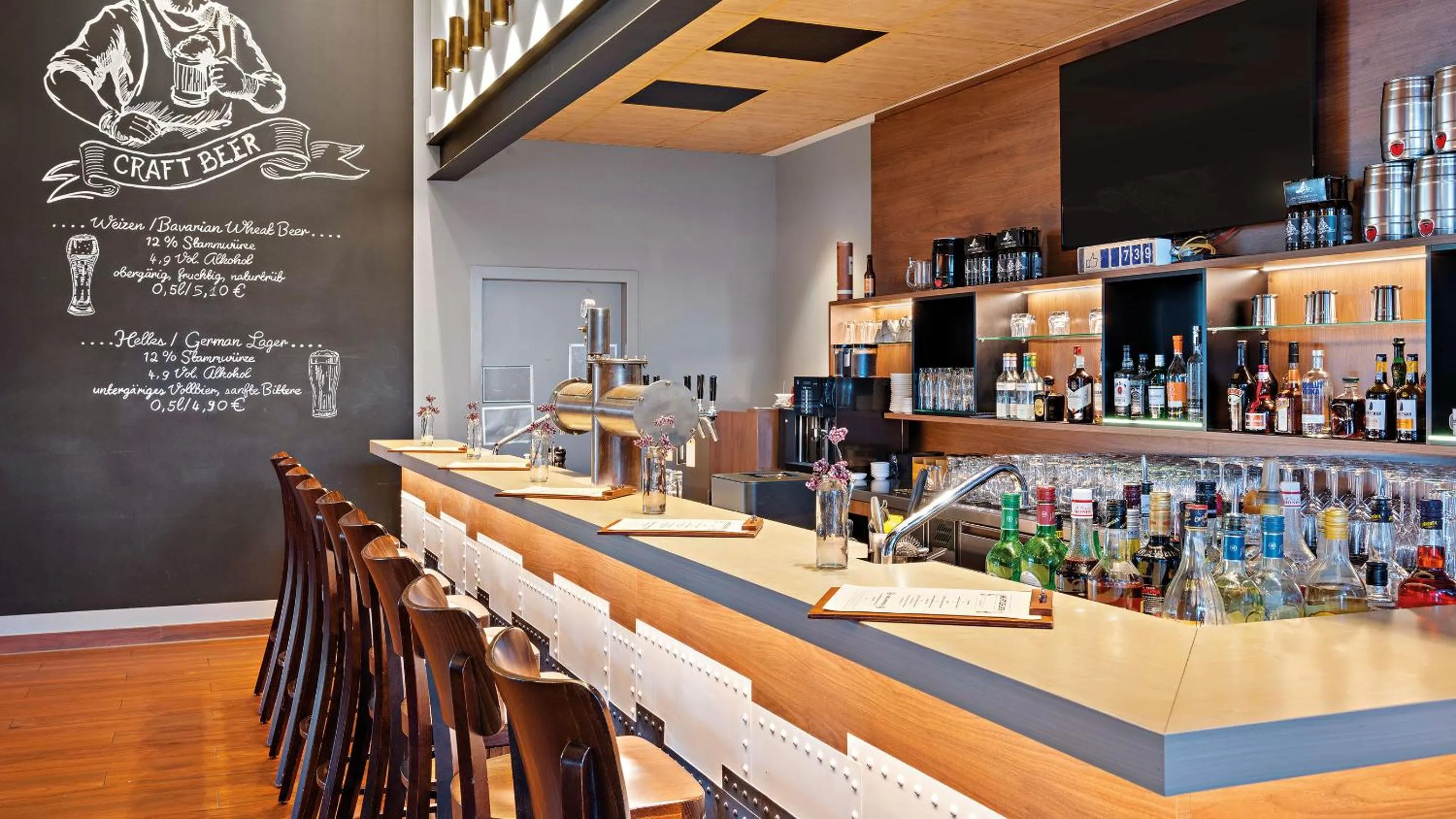 Restaurant/places to eat in Hey Lou Hotel Frankfurt Airport