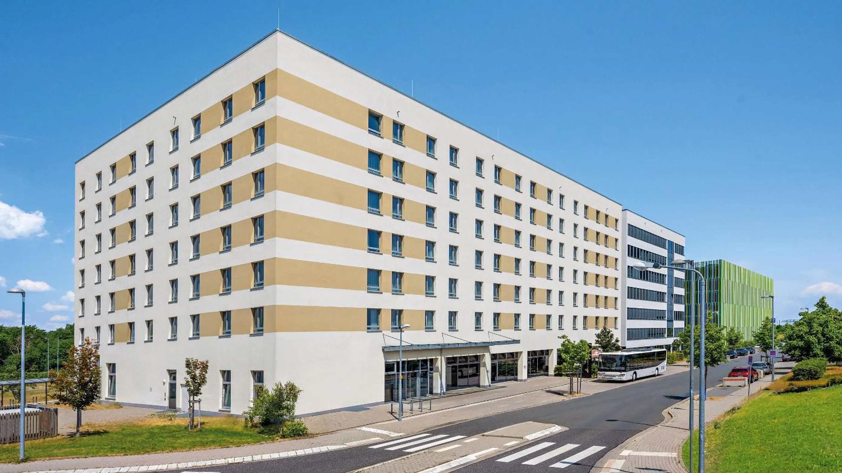 Property building in Hey Lou Hotel Frankfurt Airport