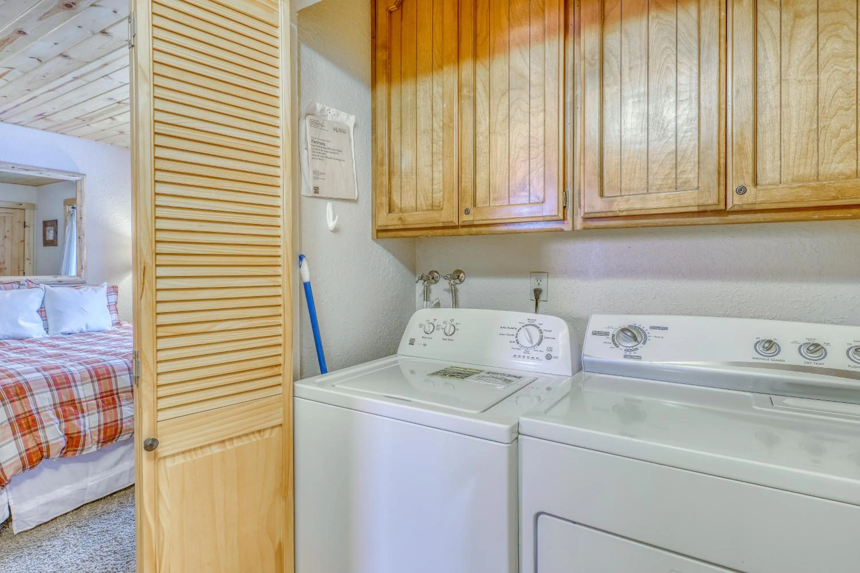 Bed in Snowpeak Chalet in Tahoe Donner