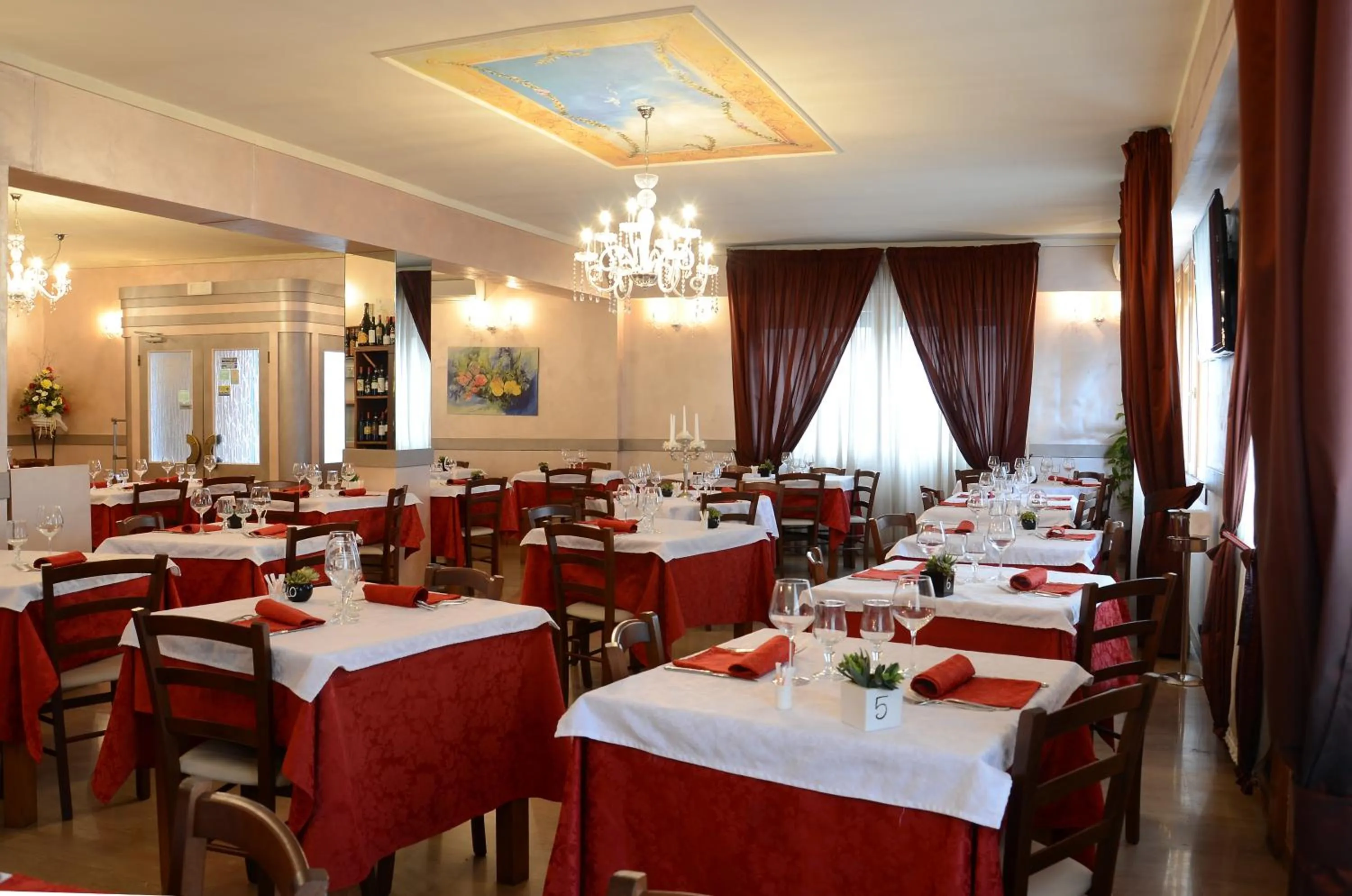 Restaurant/places to eat in Hotel La Fenice