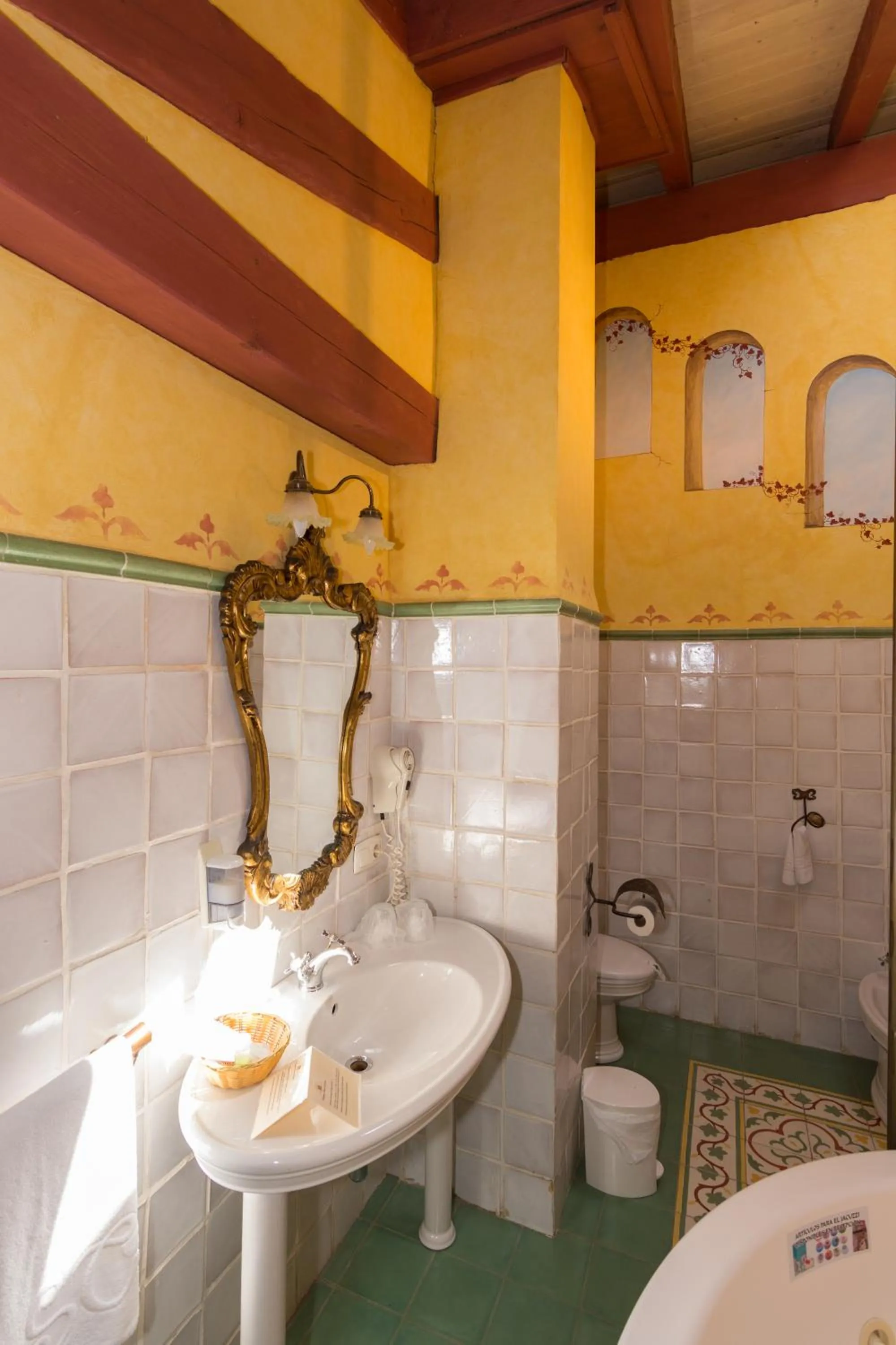 Bathroom in Hospedería Señorío de Casalarreina
