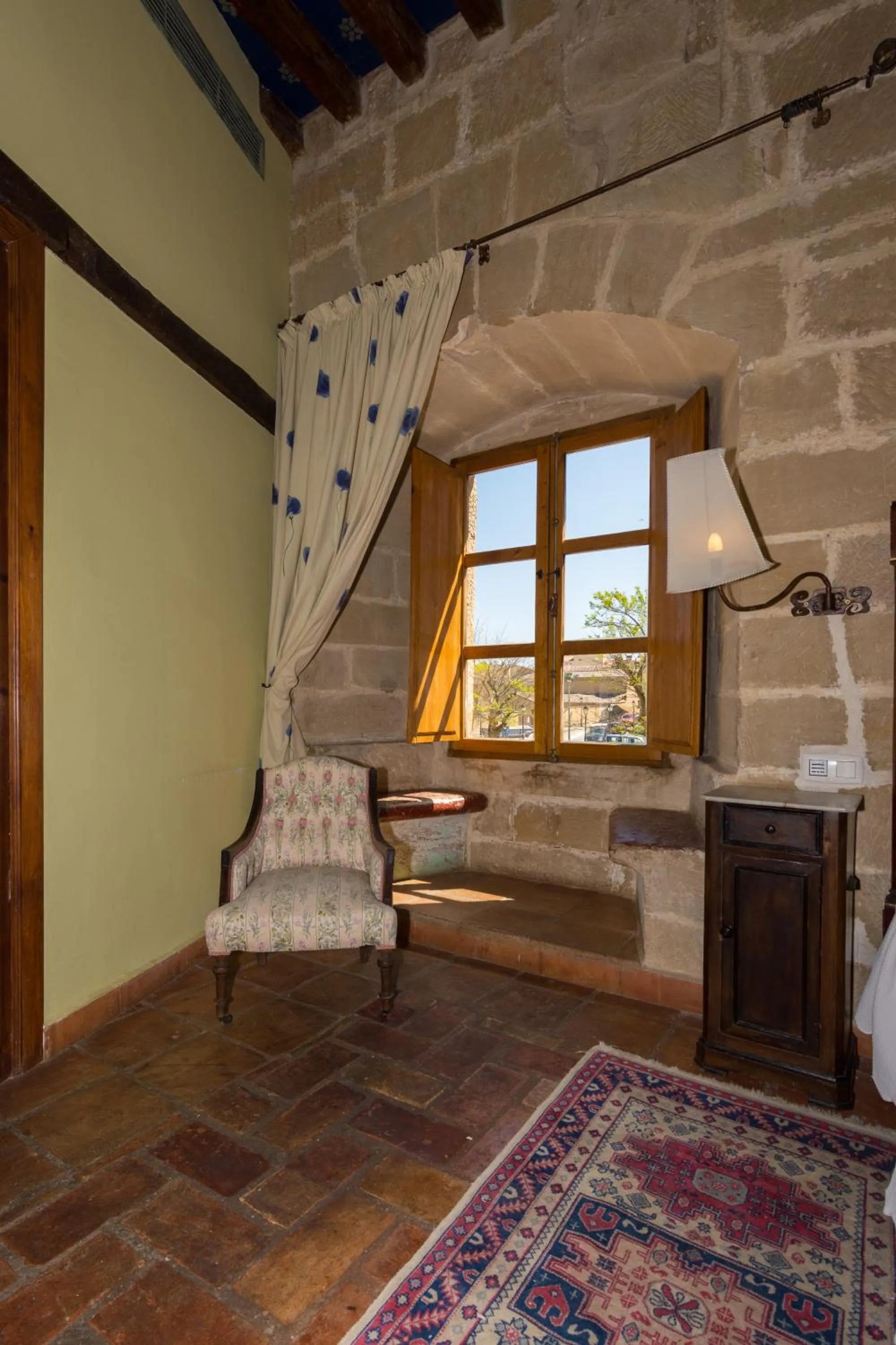 Decorative detail, Bed in Hospedería Señorío de Casalarreina