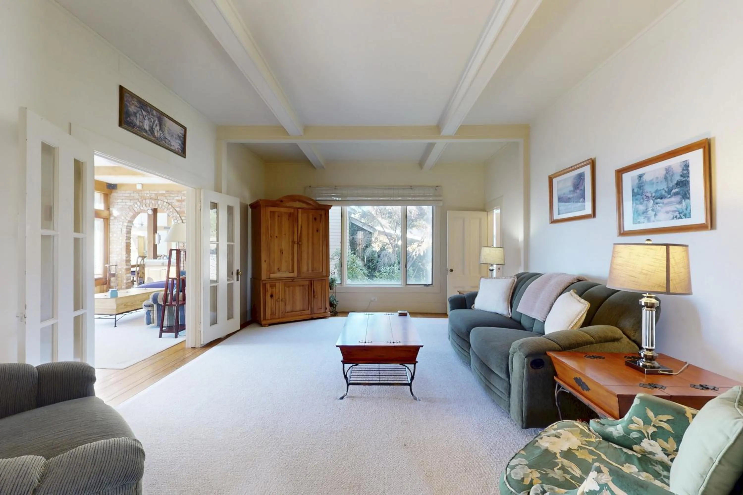 Large Oceanfront Bluff Home - Hot Tub Kids Room