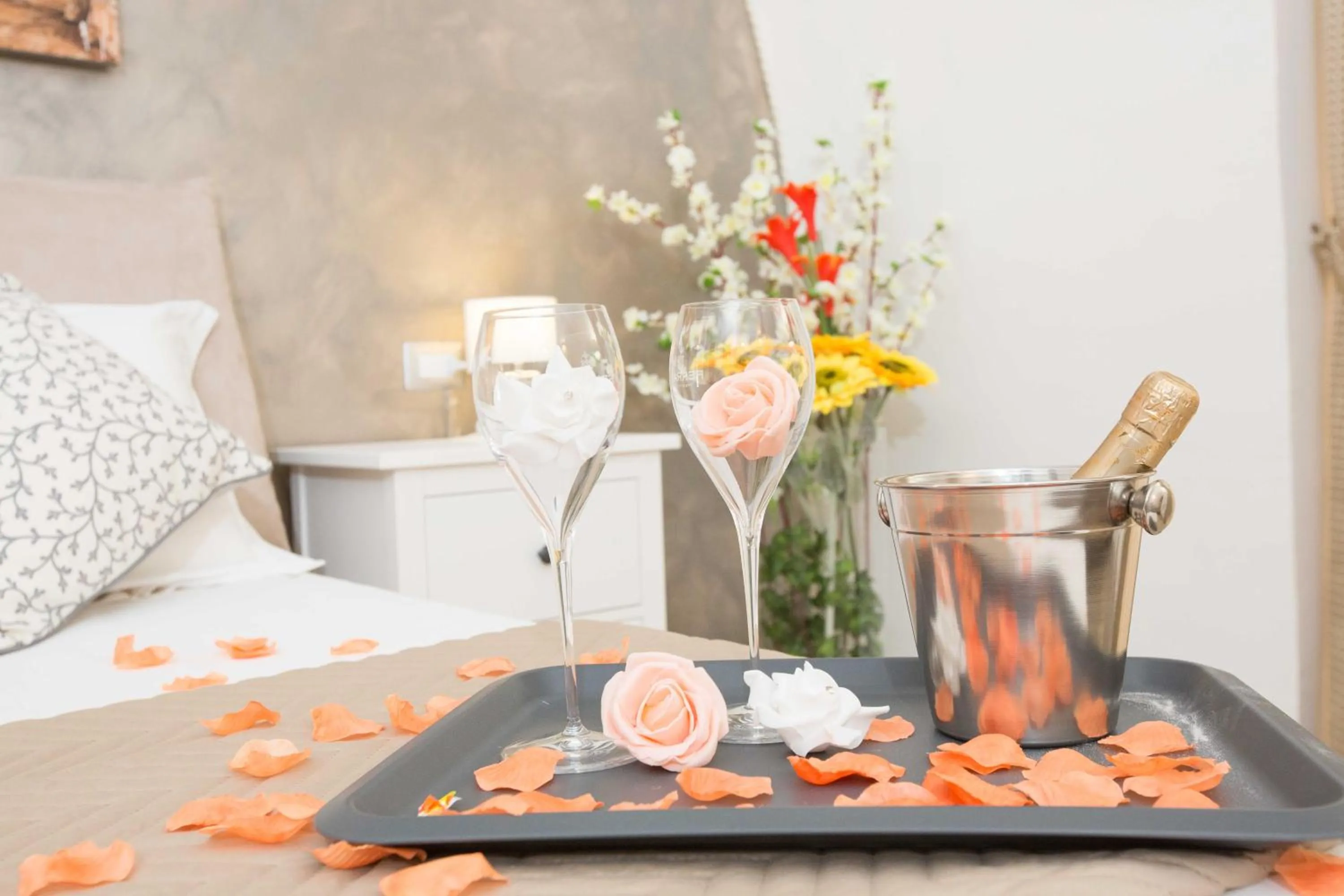 Decorative detail, Bed in Chiaia Suites