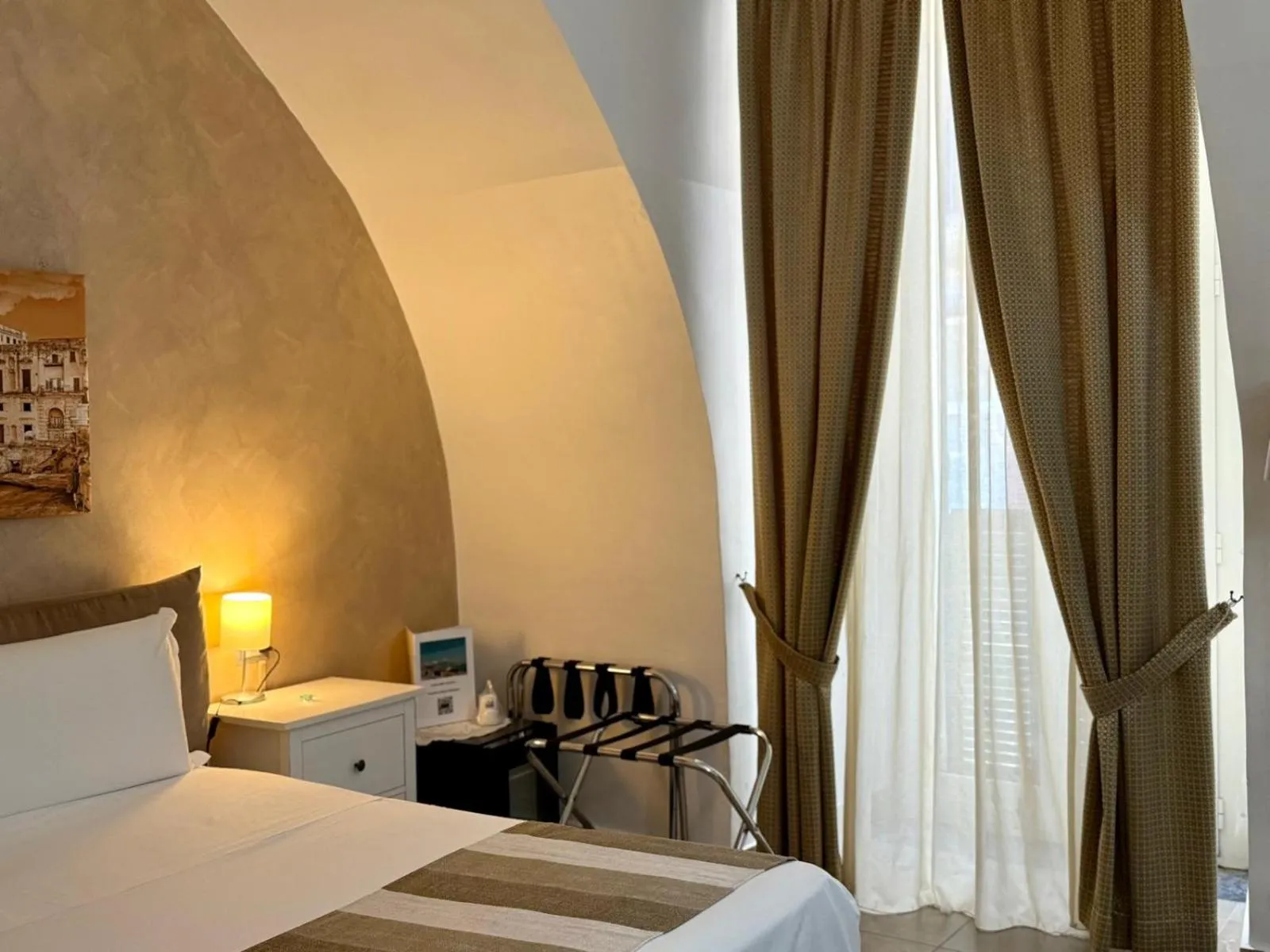 Photo of the whole room, Bed in Chiaia Suites