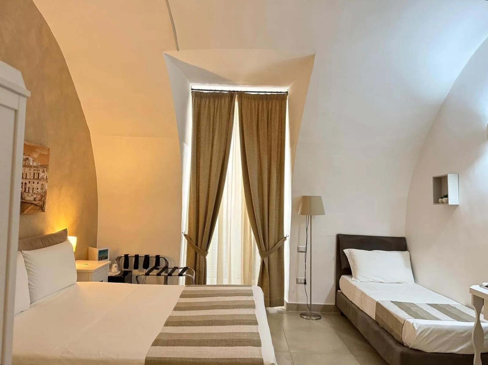 Bed in Chiaia Suites