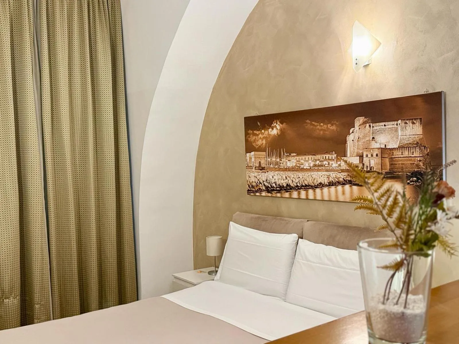 Bed in Chiaia Suites