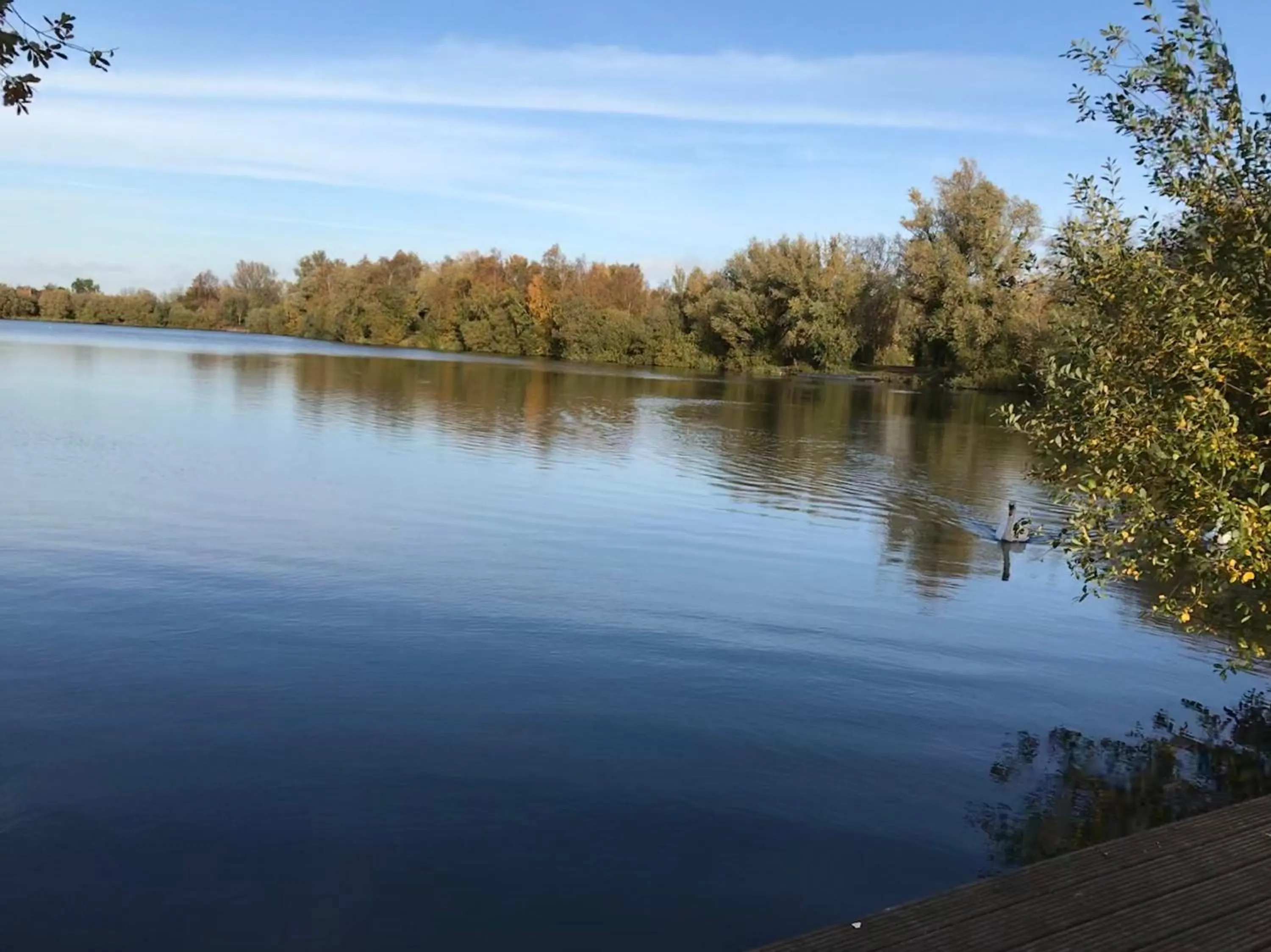 Lake view in Woodlakes Park By Liv Retreats