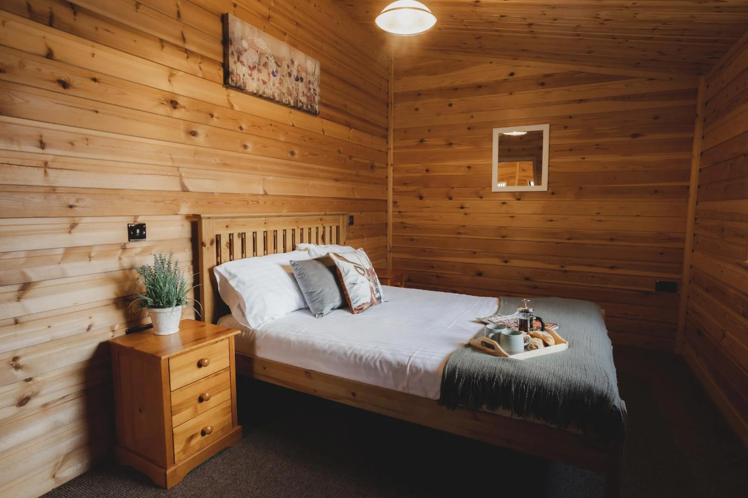 Bed in Woodlakes Park By Liv Retreats